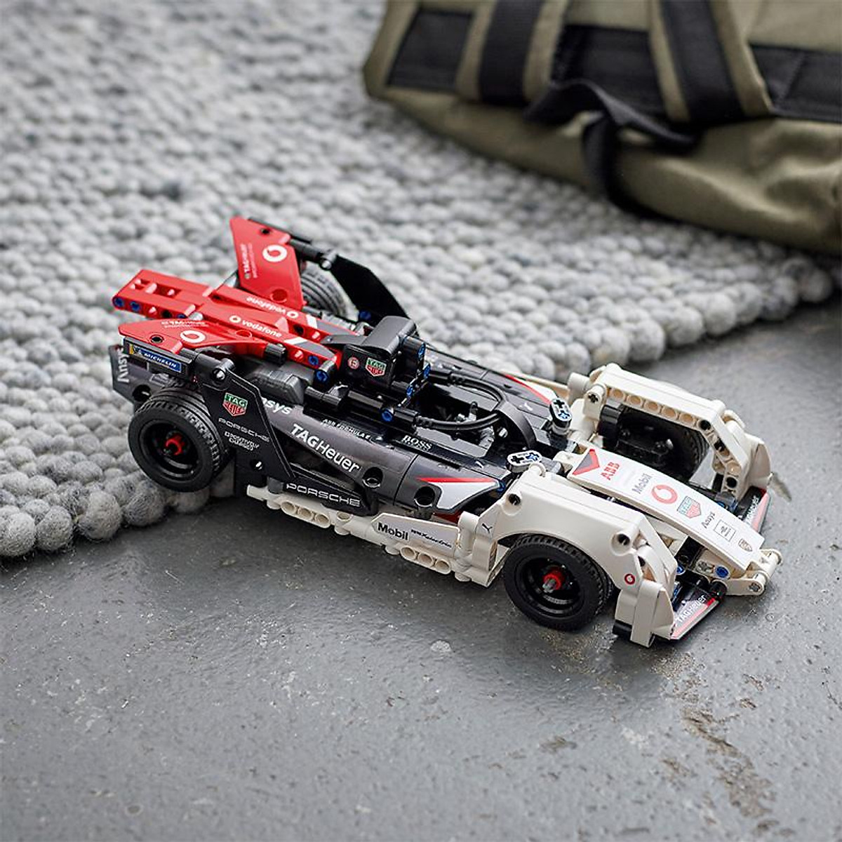 Đồ Chơi LEGO TECHNIC Xe Formula E Porsche 99X Electric 42137