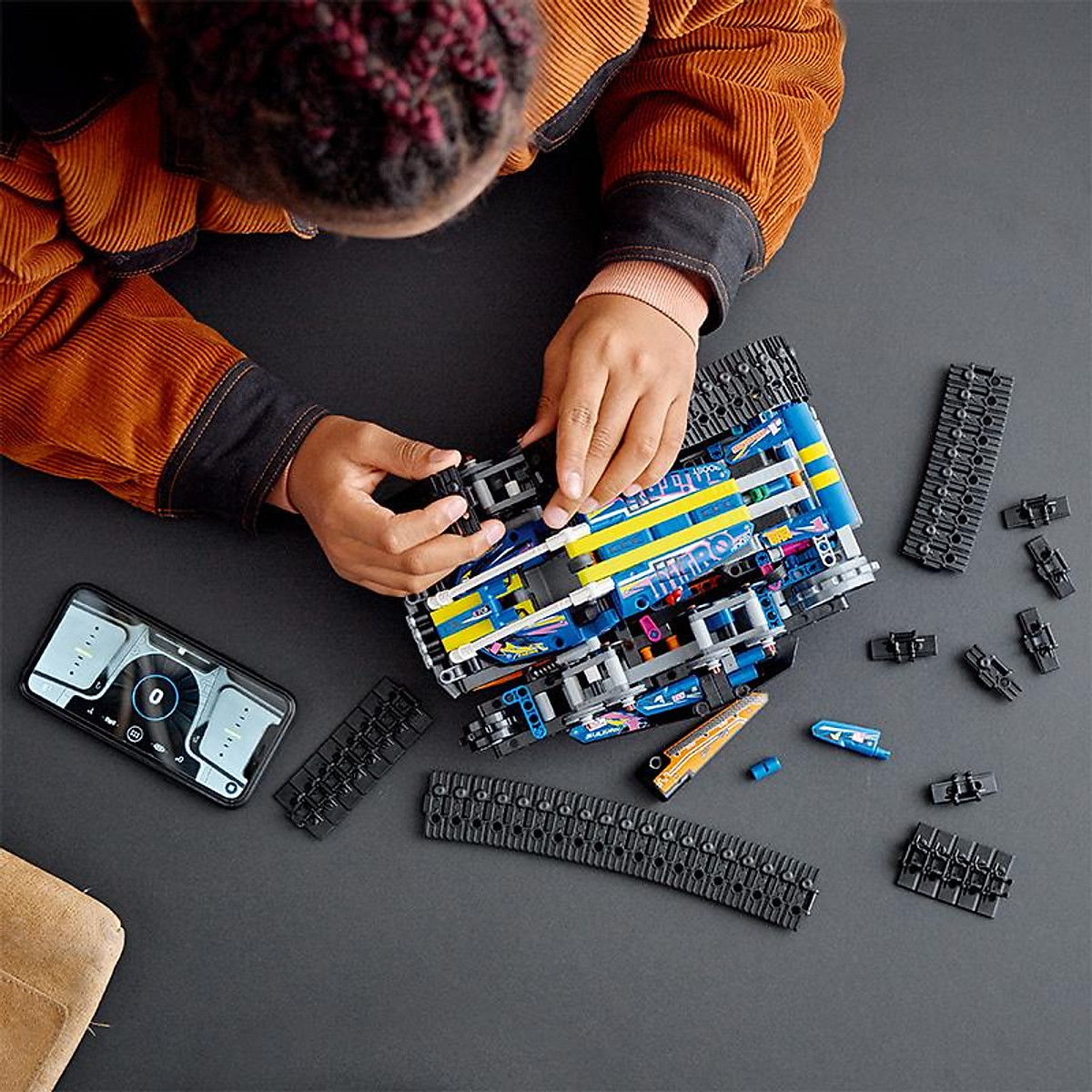 Đồ Chơi LEGO TECHNIC Xe Điều Khiển Biến Hình 42140 (772 chi tiết)