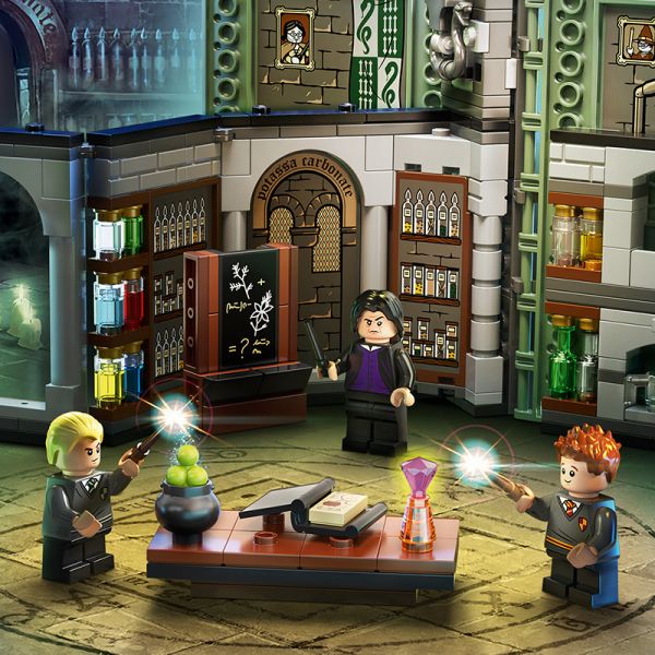 LEGO HARRY POTTER 76383 Lớp Học Môn Độc Dược (271 chi tiết)