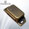 Nam châm cửa lớn Vinahardware loại 22x45mm, màu đồng giả cổ VN1 M399