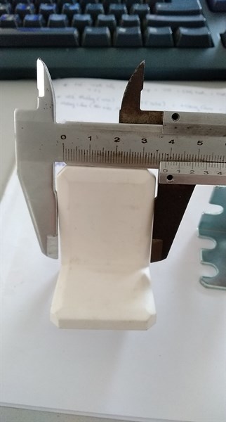 Bas (pát) ke vuông lớn có nắp đậy màu trắng BV859430Z3