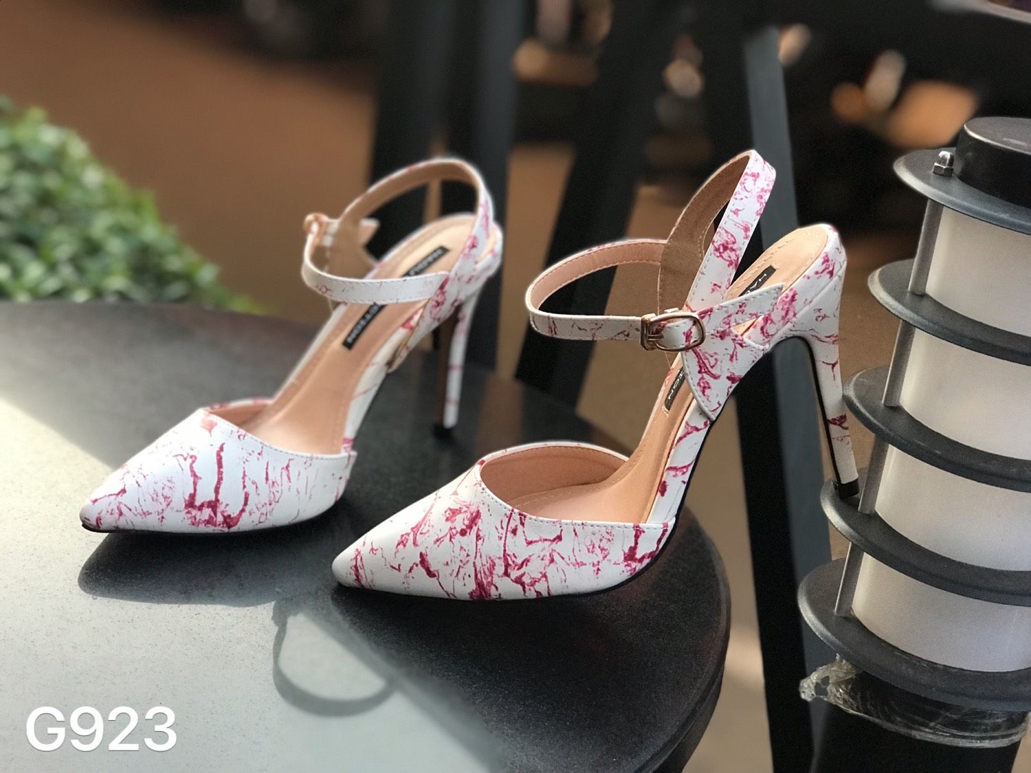Giày sandal sơn thủy