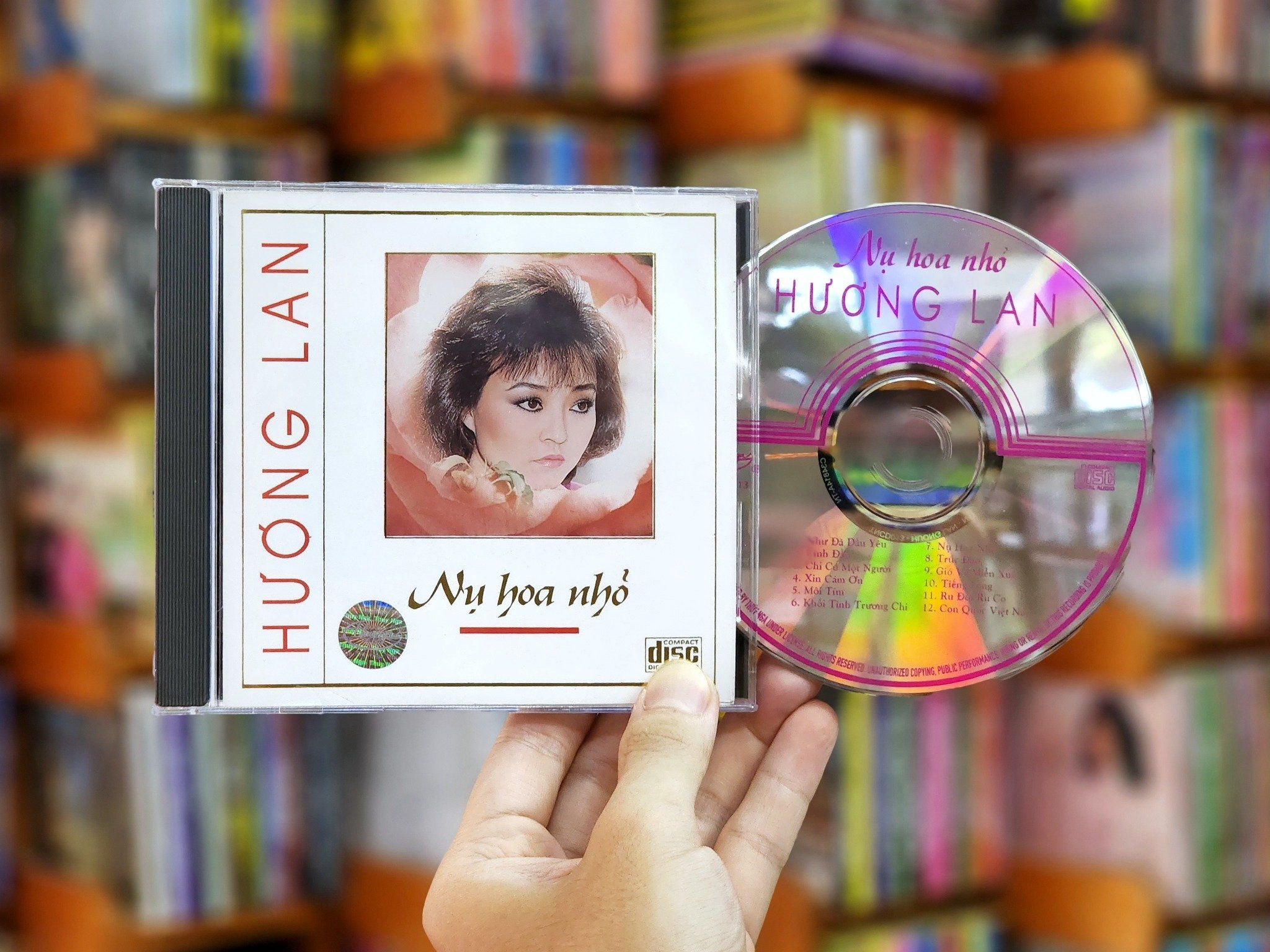 CD GỐC: HƯƠNG LAN - NỤ HOA NHỎ