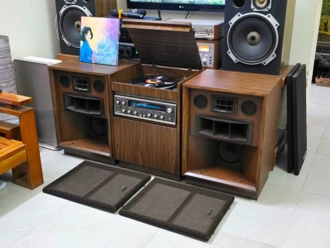  TỦ ĐĨA THAN: DIATONE DSS S61M NGƯỜI NGOÀI HÀNH TINH 
