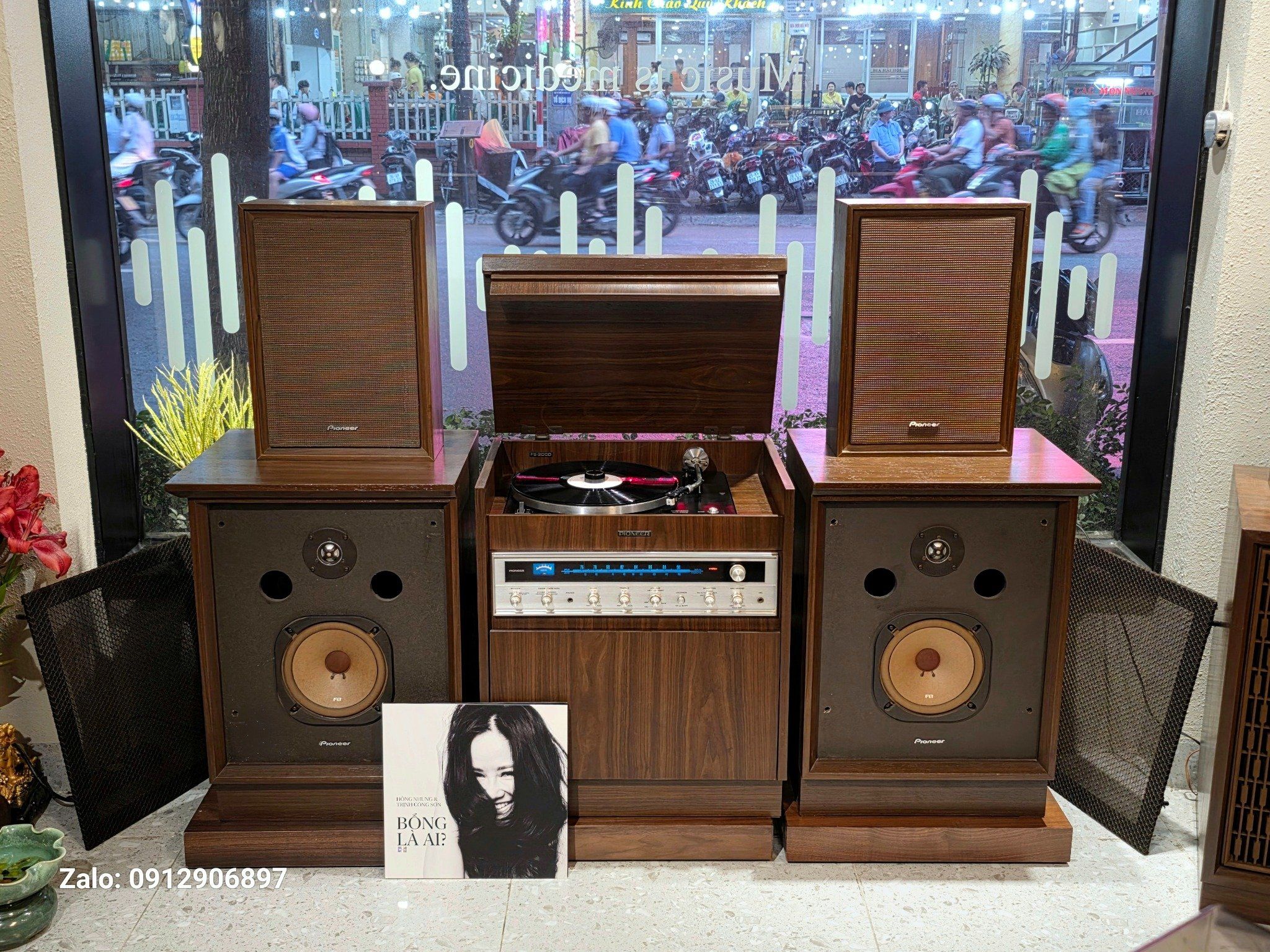TỦ ĐÀI ĐĨA THAN: PIONEER F2000 - HƯƠNG XƯA TRONG HÌNH HÀI CỔ KÍNH