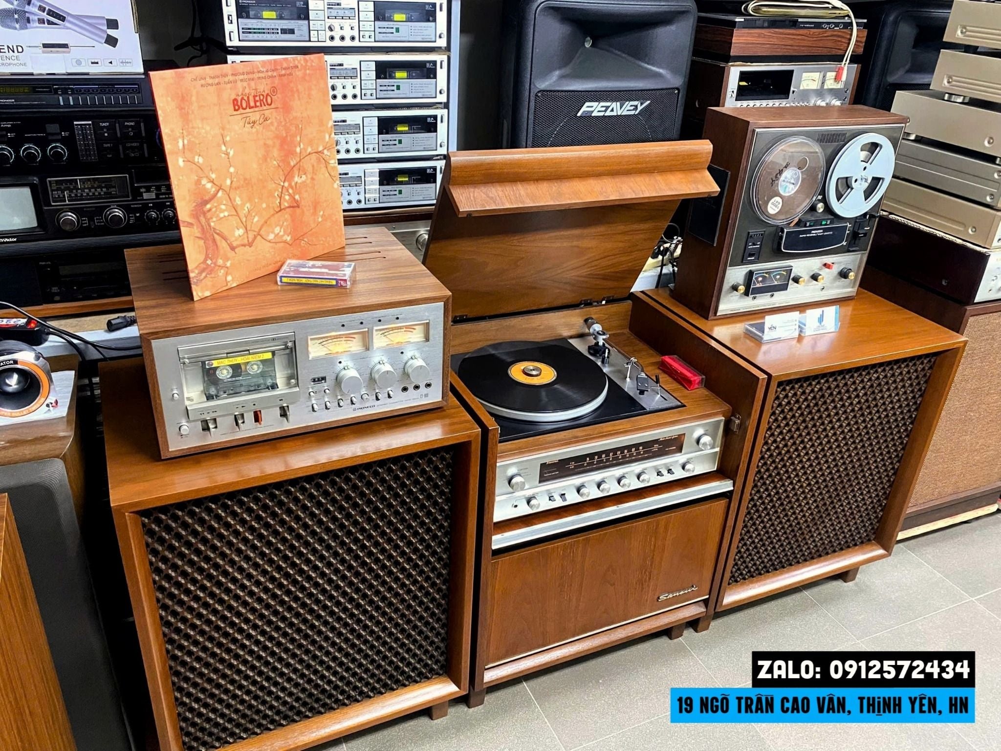 TỦ ĐĨA THAN: SANSUI APS 1400M ĐẸP NHƯ TRANH