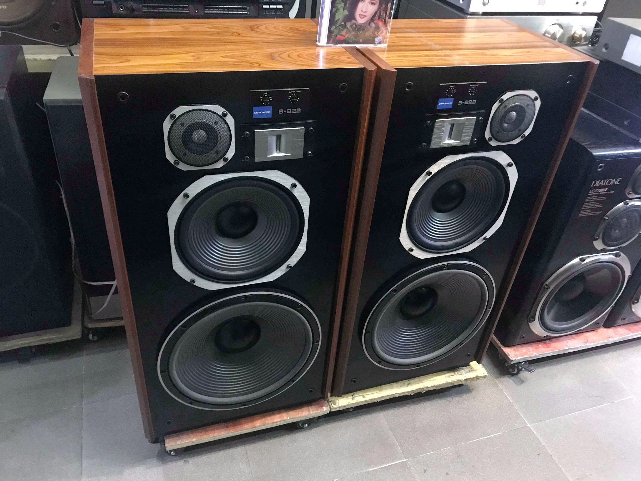 Loa Nhật PIONEER S-922 “khủng long bạo chúa” - Âm Thanh Khánh Hằng