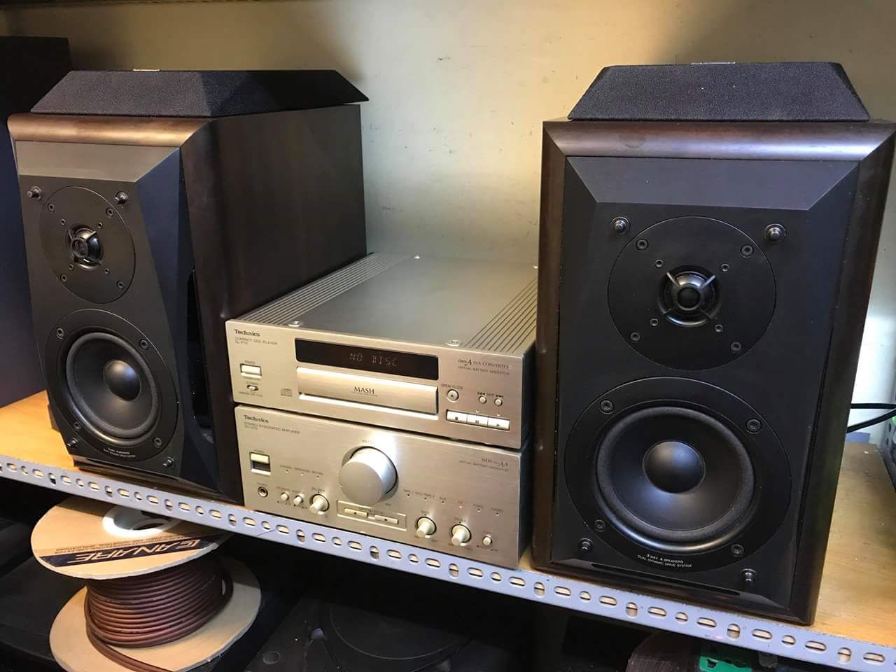 DÀN TRUNG: TECHNICS SU A70 