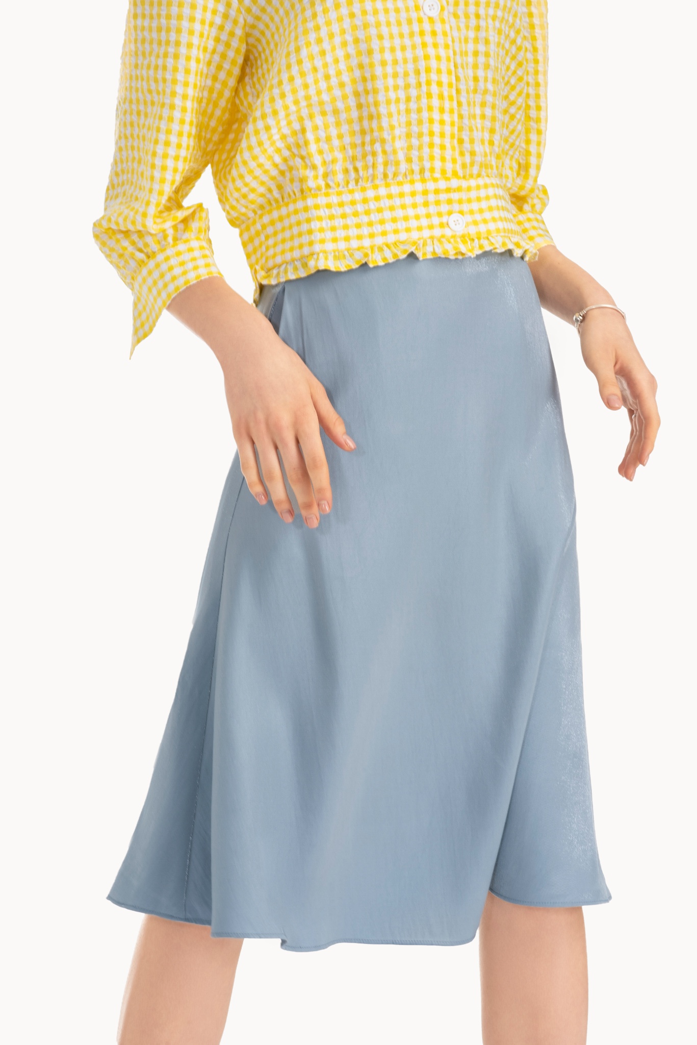 Váy midi xoè nhẹ