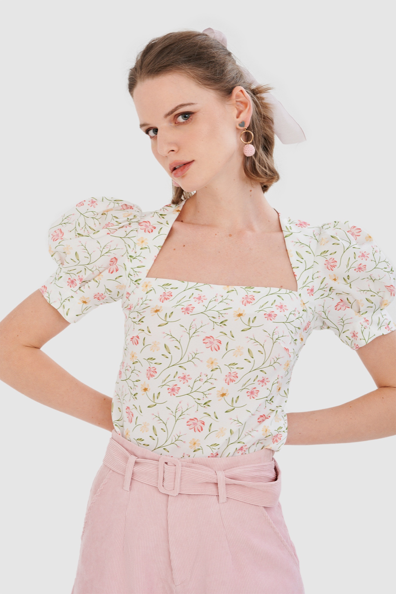 Áo crop nhấn tay lồng đèn