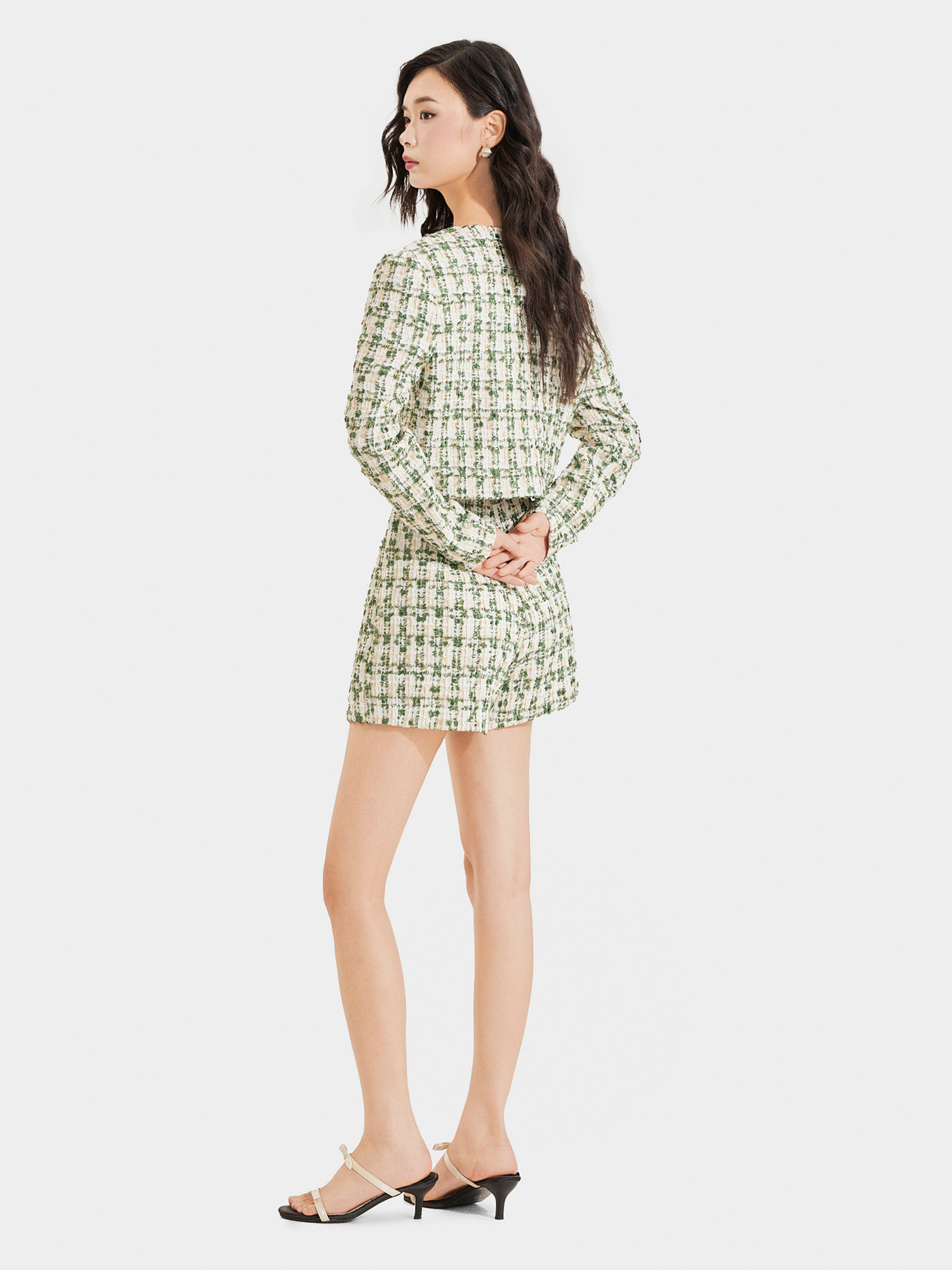 Áo khoác vải tweed cổ tròn cài nút bọc