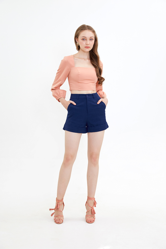 Áo croptop cổ vuông smocking lưng
