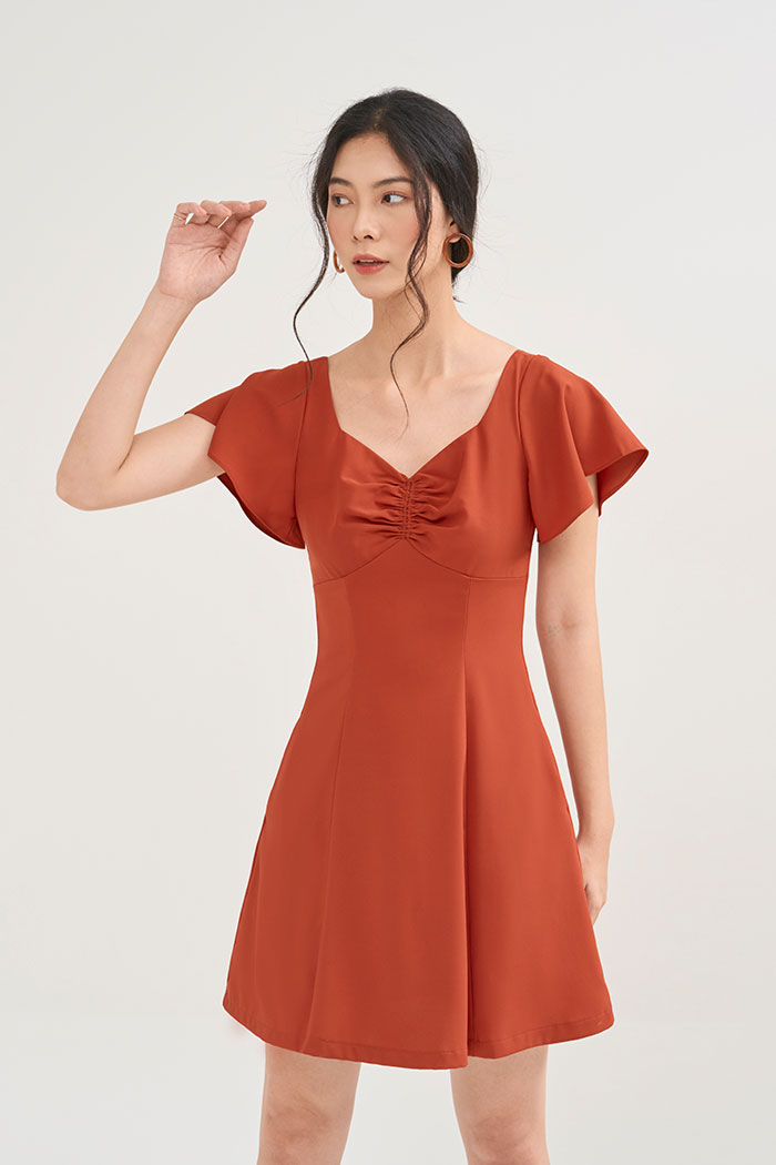Đầm rút nhún ngực tay con rã cúp