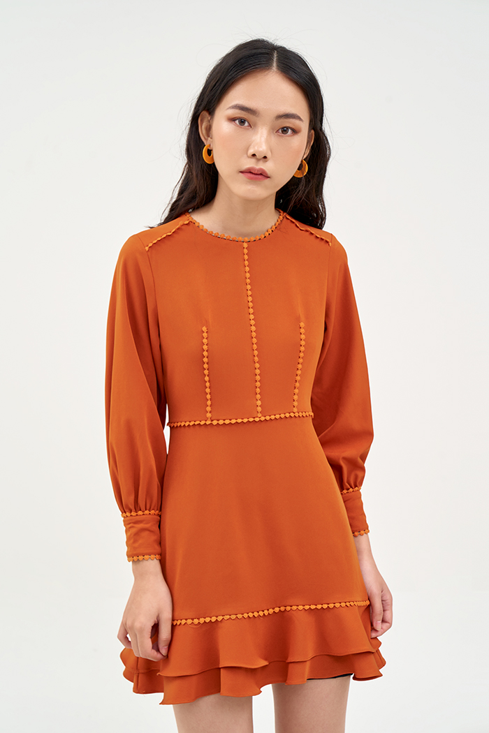 Đầm tay dài nhấn ren bi bèo lai 2 tầng nhỏ