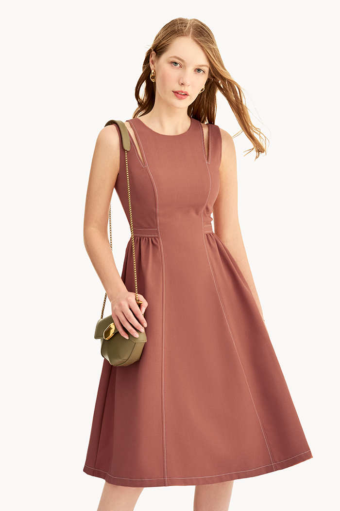 Đầm cutout vai chỉ nổi