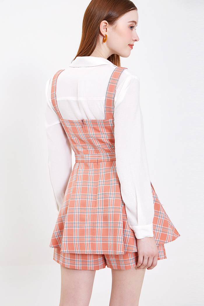 Jumpsuit 2 dây nút bọc