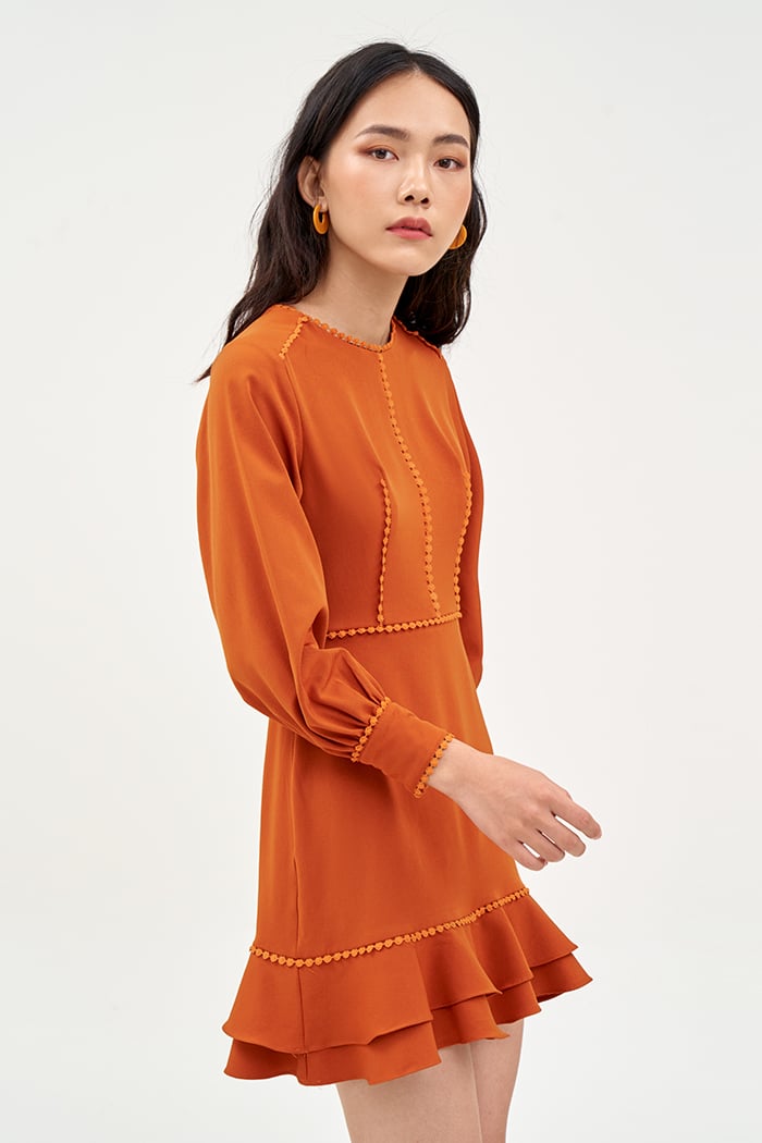 Đầm tay dài nhấn ren bi bèo lai 2 tầng nhỏ