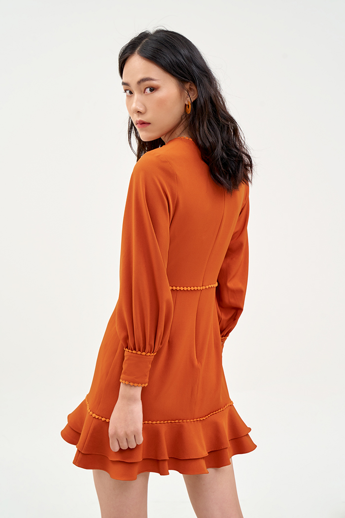 Đầm tay dài nhấn ren bi bèo lai 2 tầng nhỏ