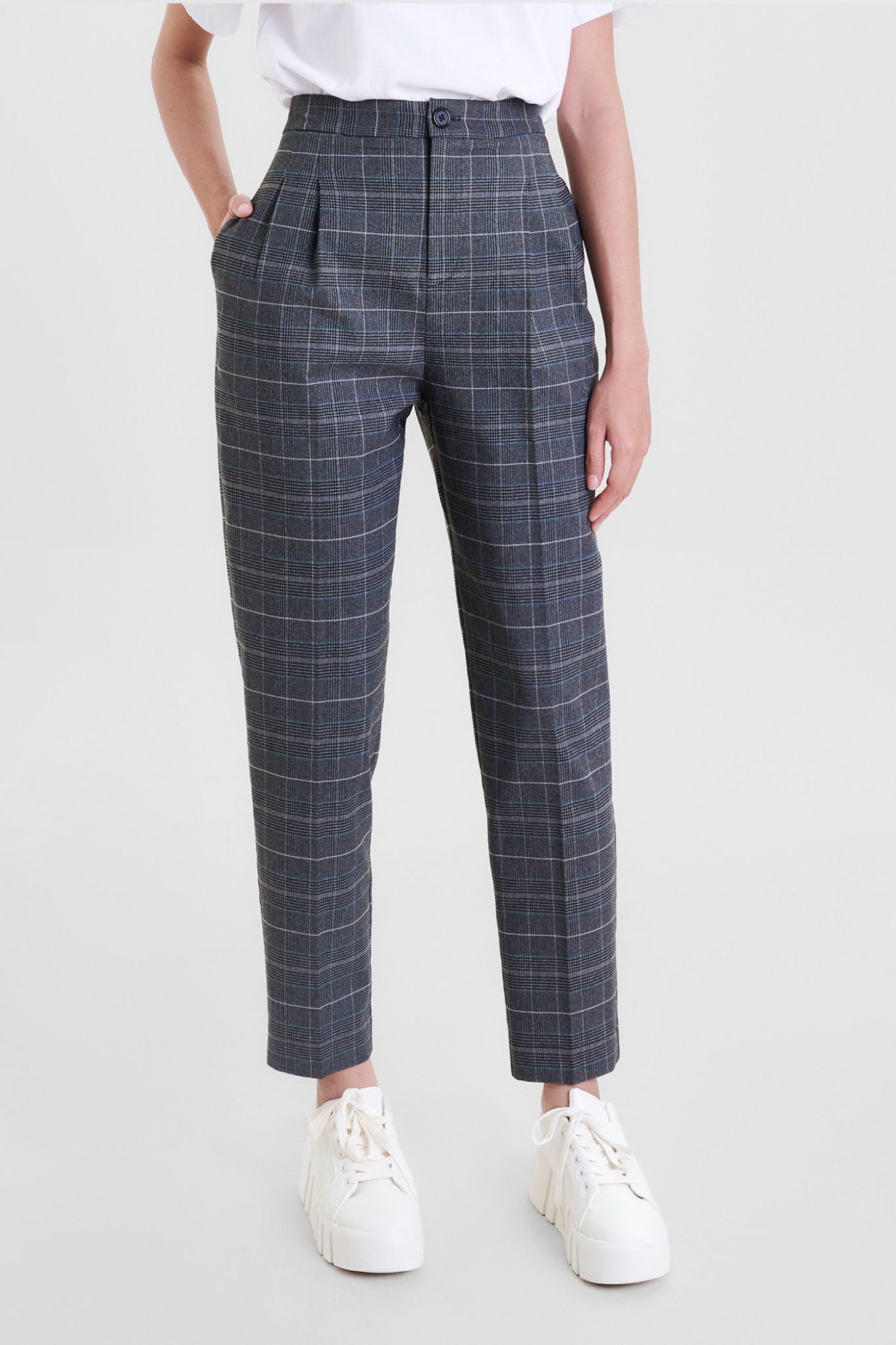  Quần form baggy xếp 4 ly 