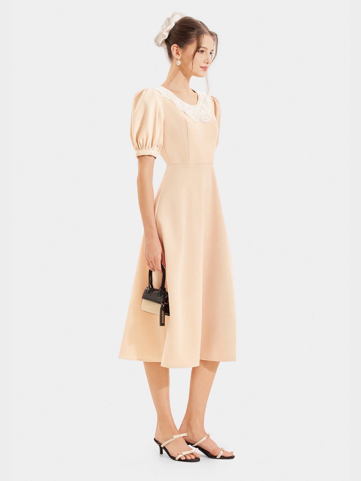  Đầm nhung midi tay phồng cổ tròn phối ren 