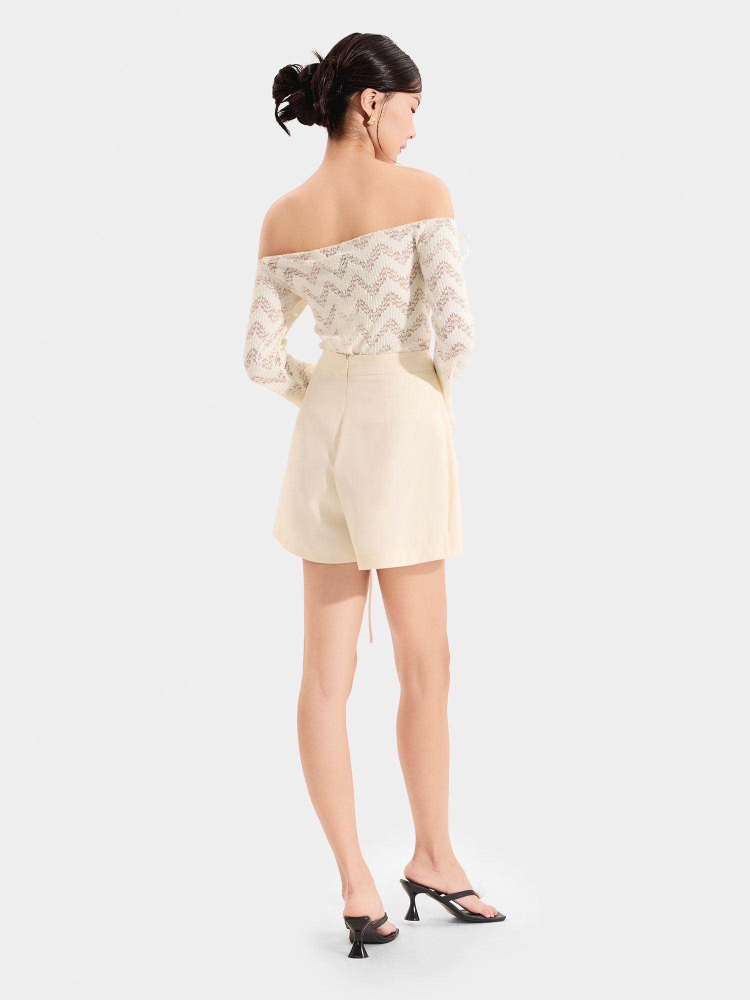  Váy skort xẻ trước phối bèo thắt nơ 