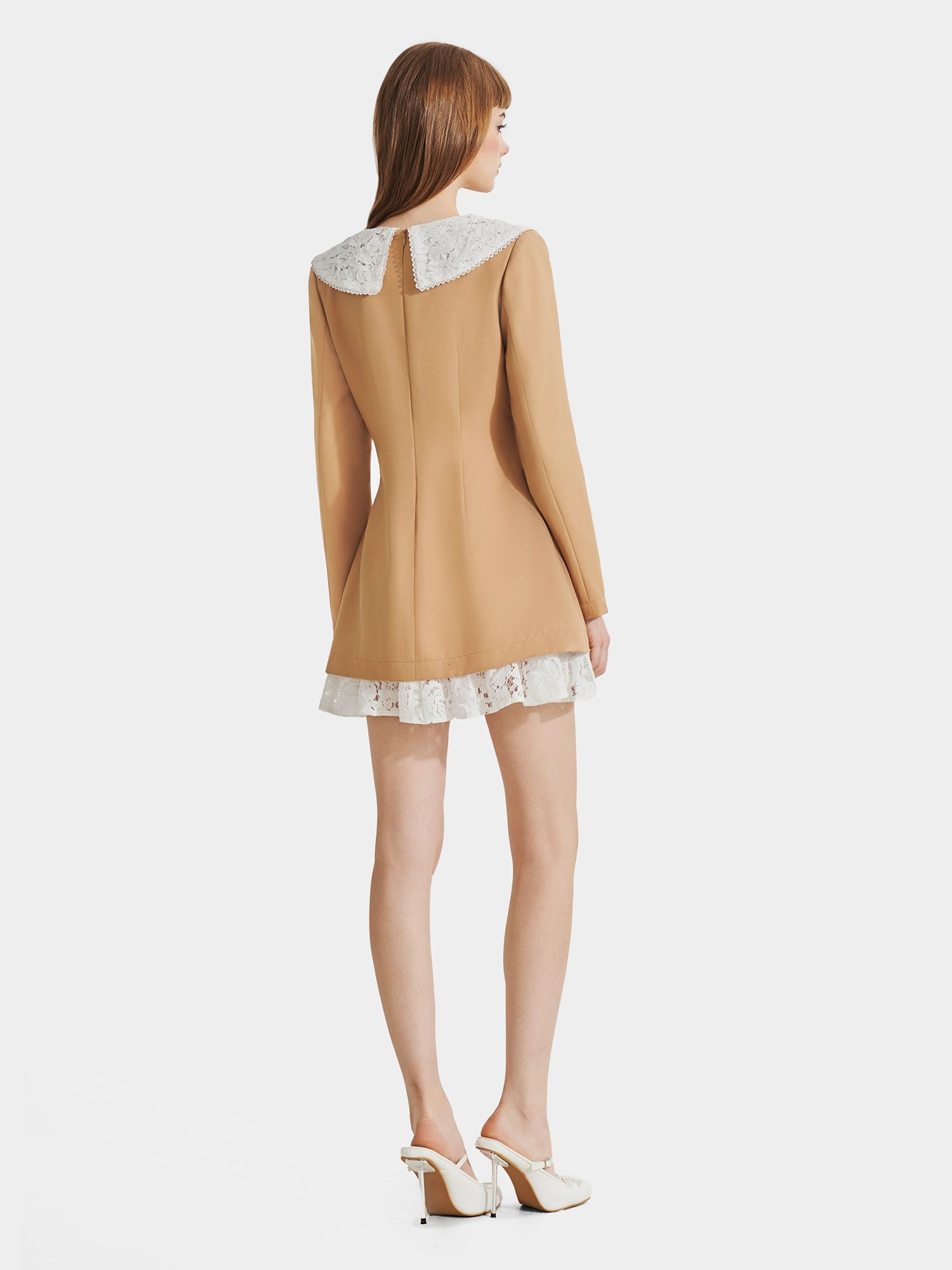  Đầm mini tay dài phối ren đính nút 