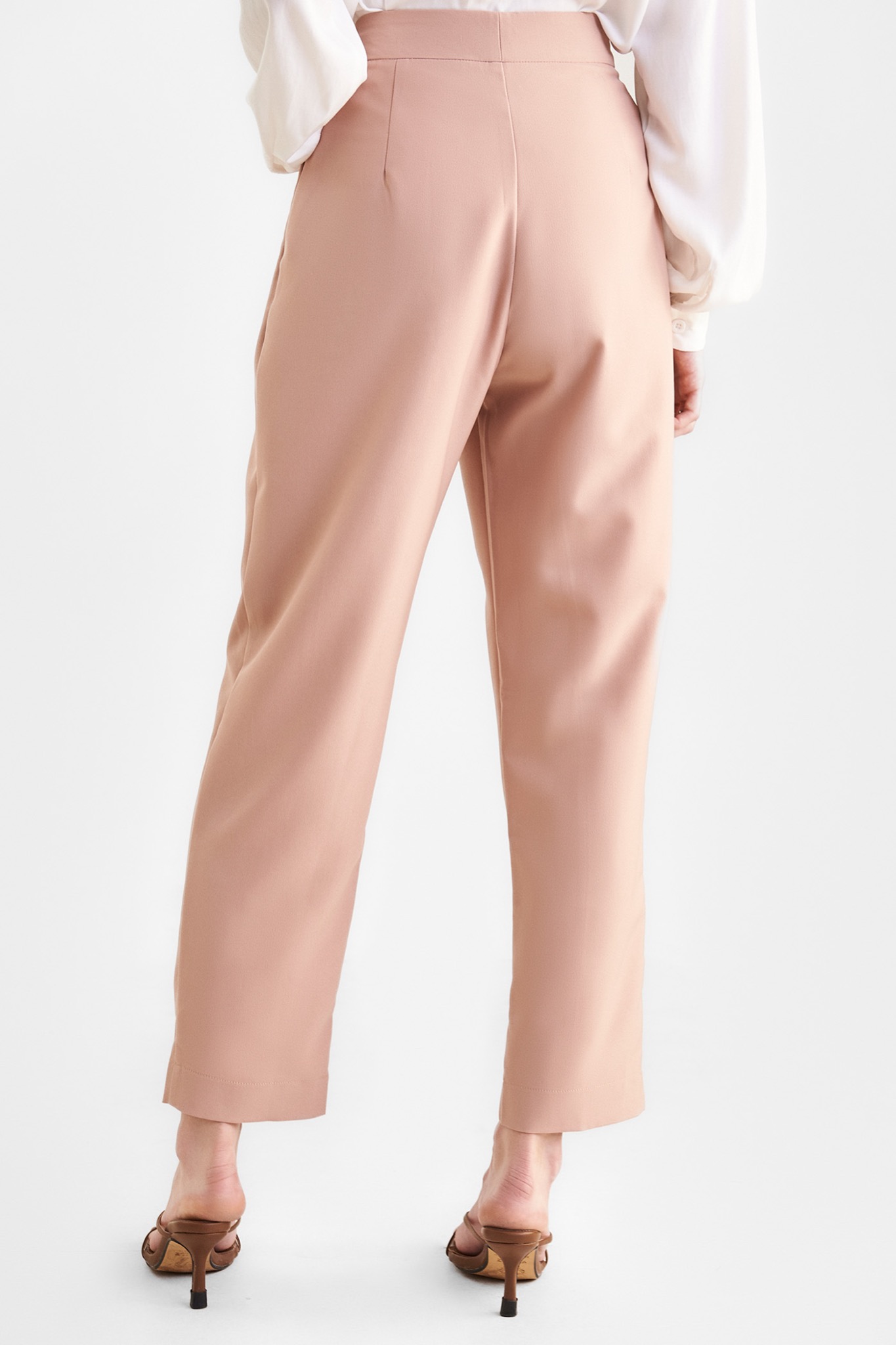 Quần form baggy xếp 4 ly