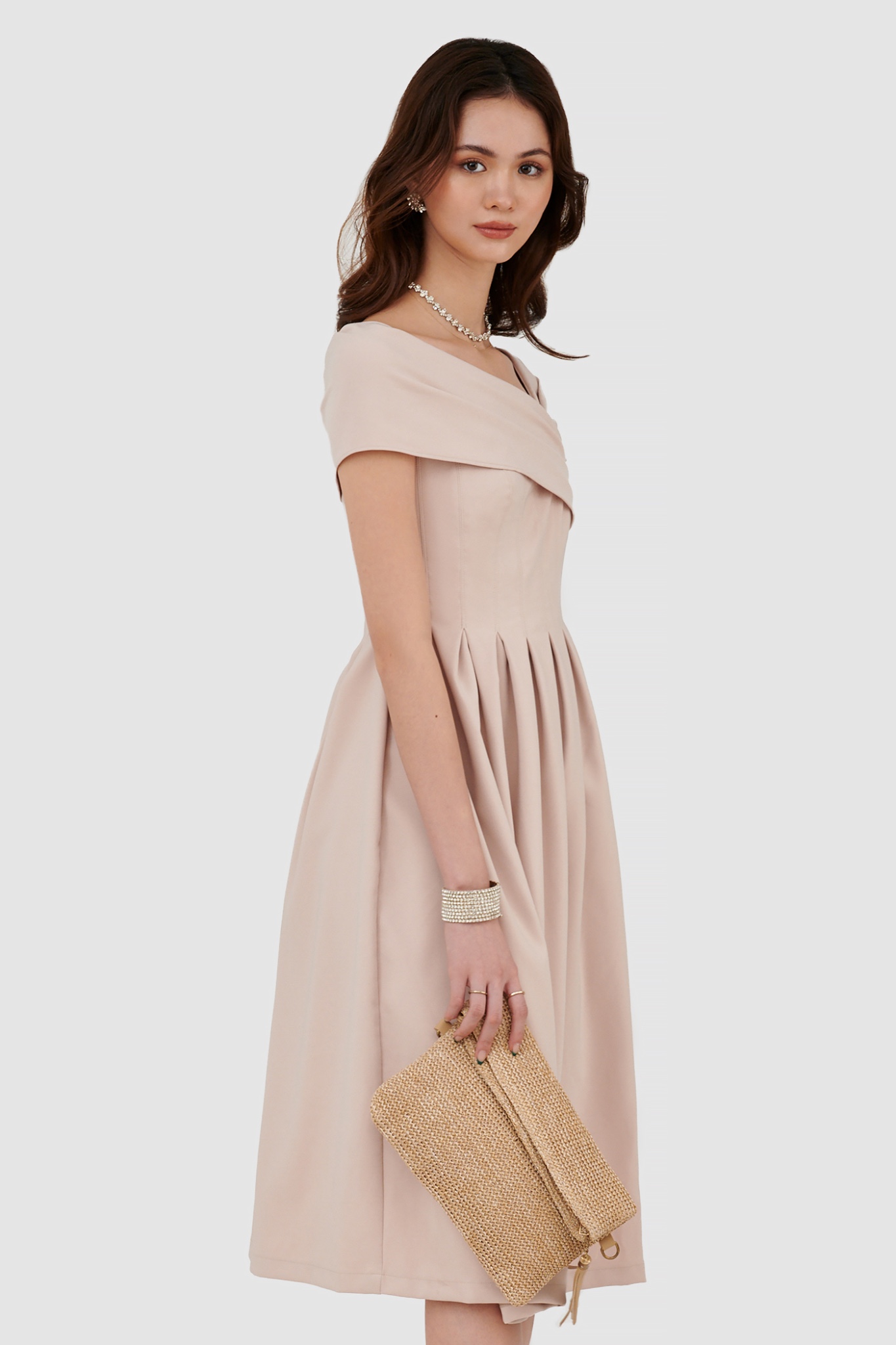 Đầm midi đắp chéo vai nhấn ly tùng