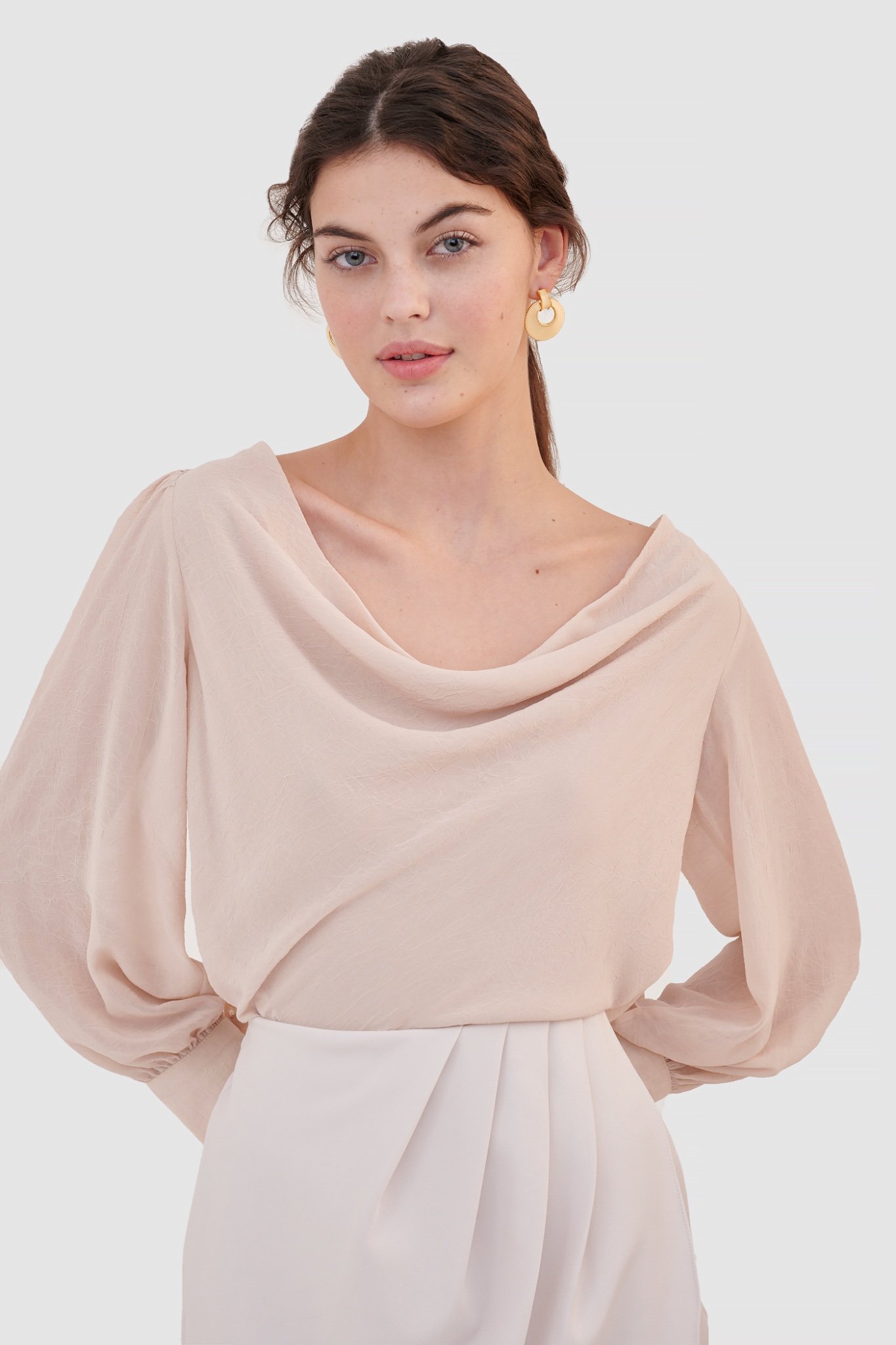 Áo cổ đổ sheer tay dài