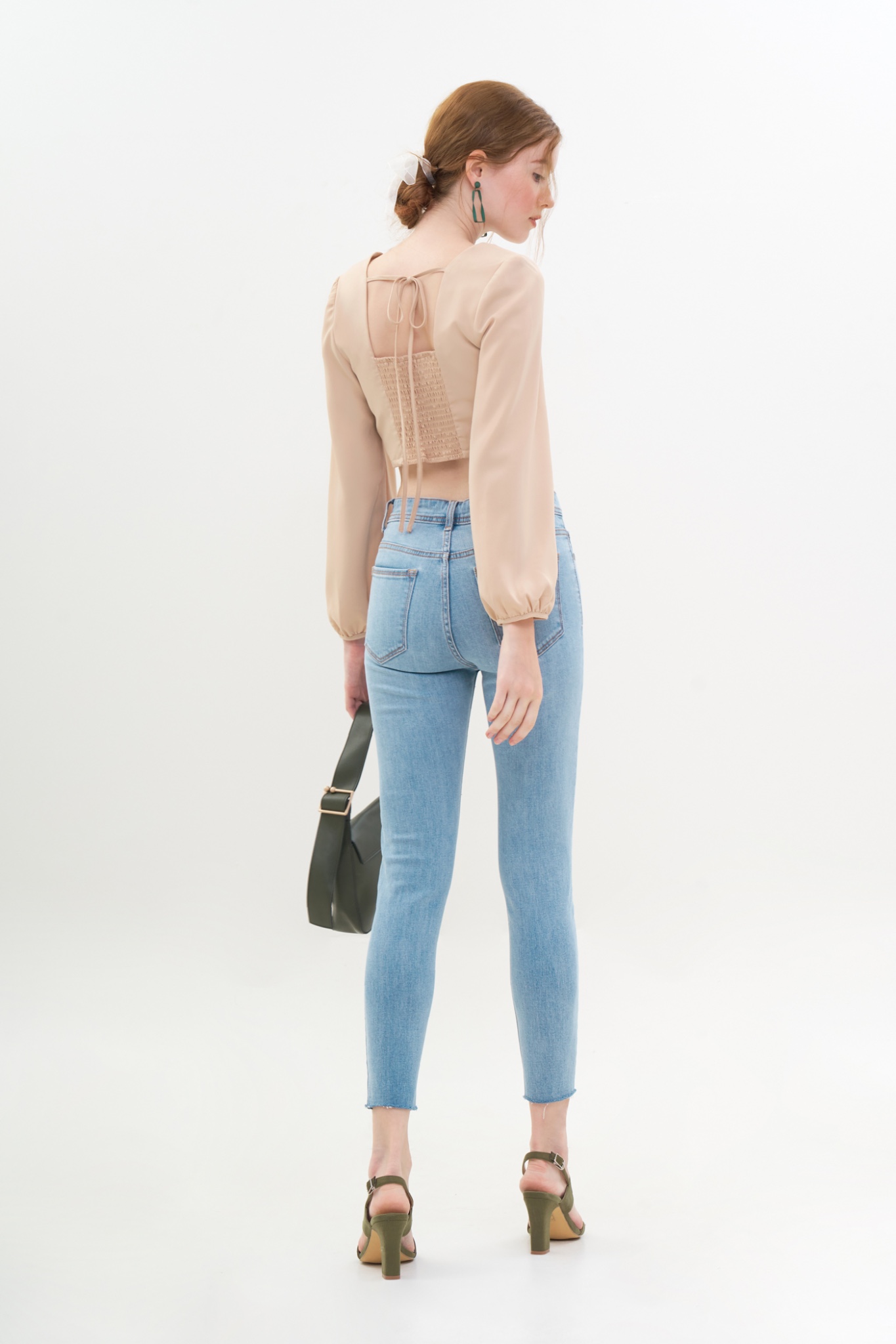 Áo croptop cổ vuông smocking lưng