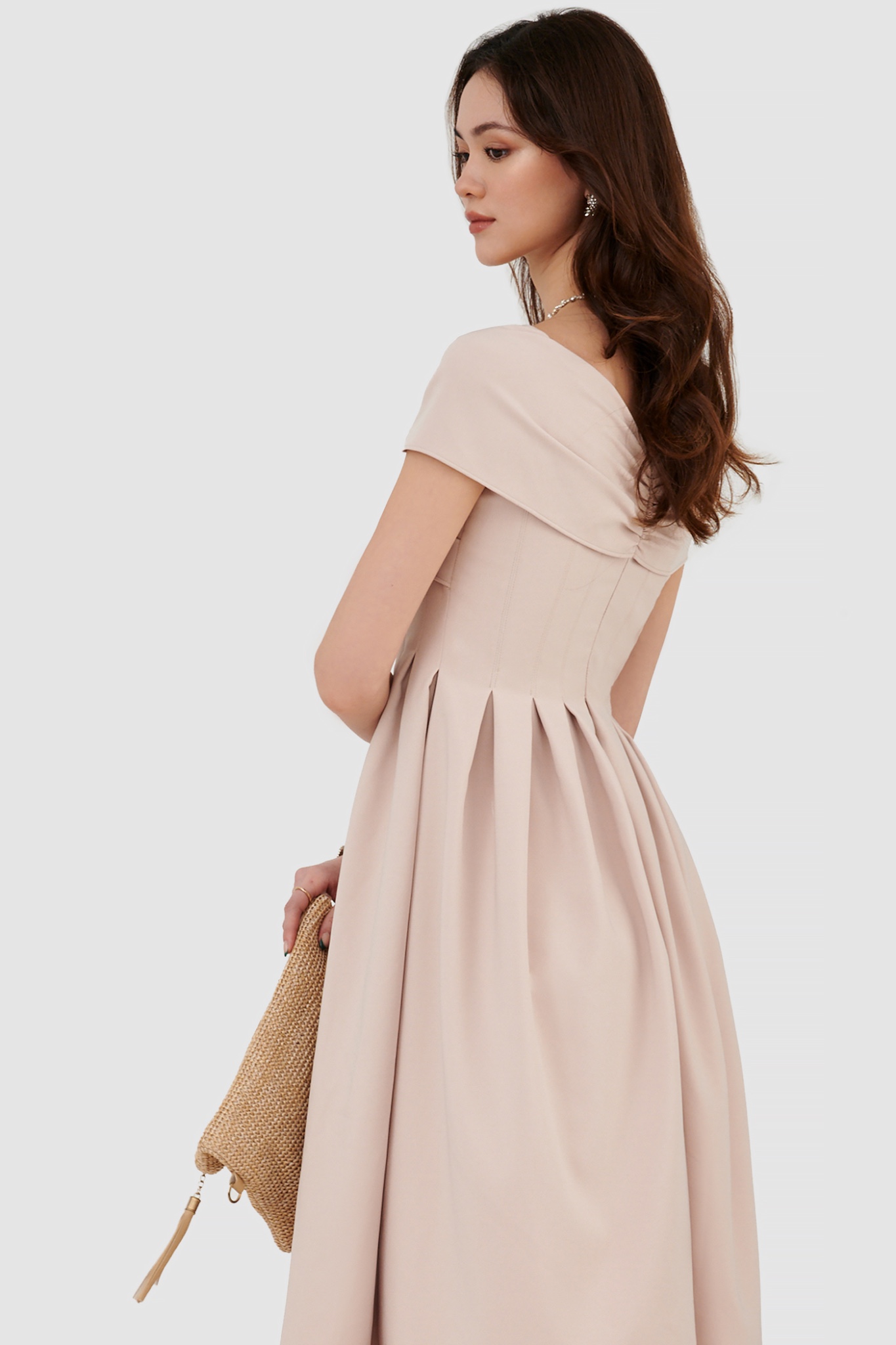 Đầm midi đắp chéo vai nhấn ly tùng