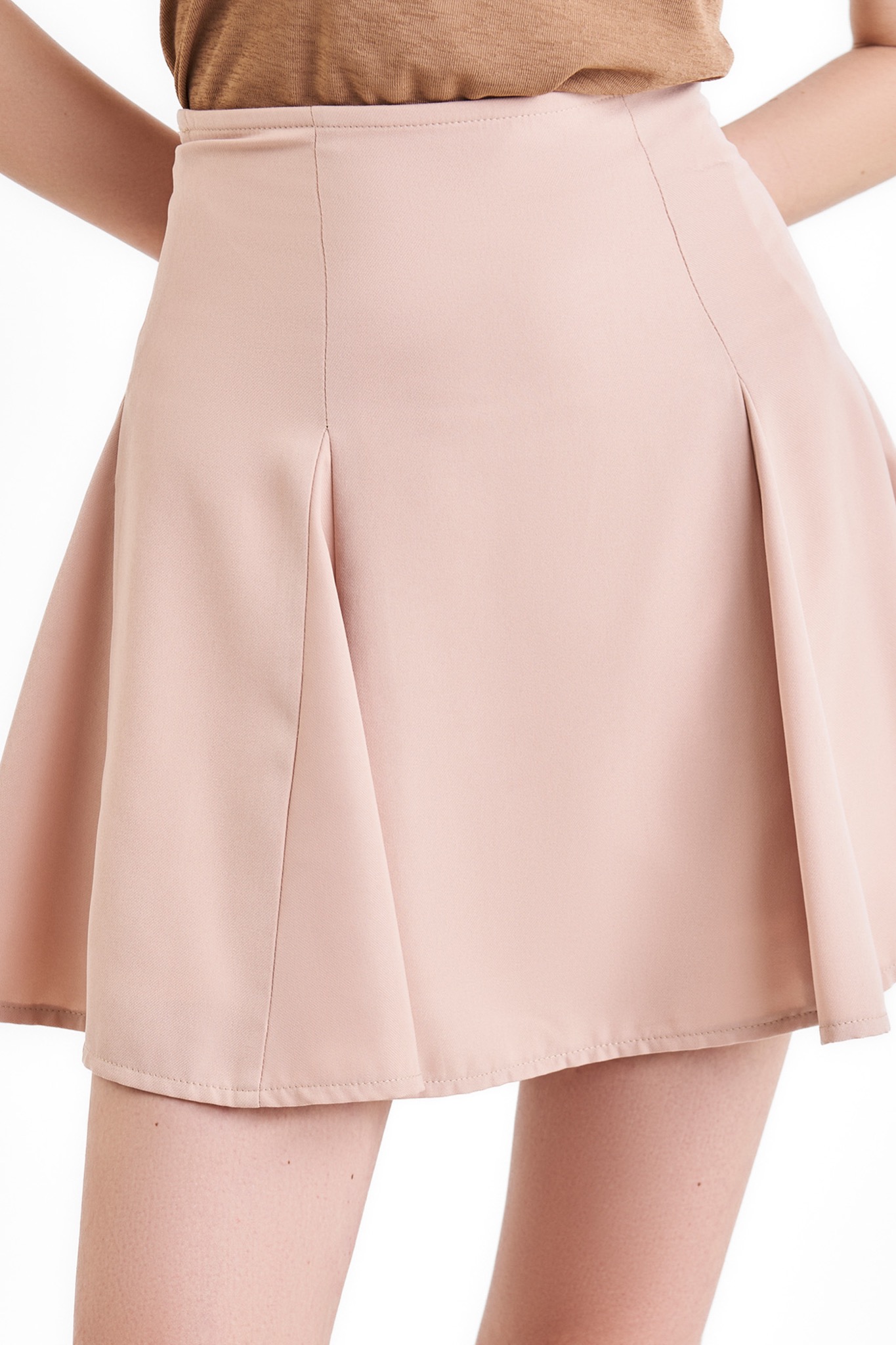 Váy mini xòe lưng liền