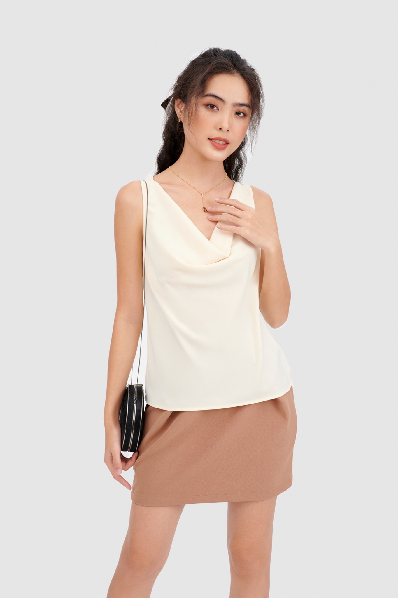 Áo basic cổ đổ sát nách