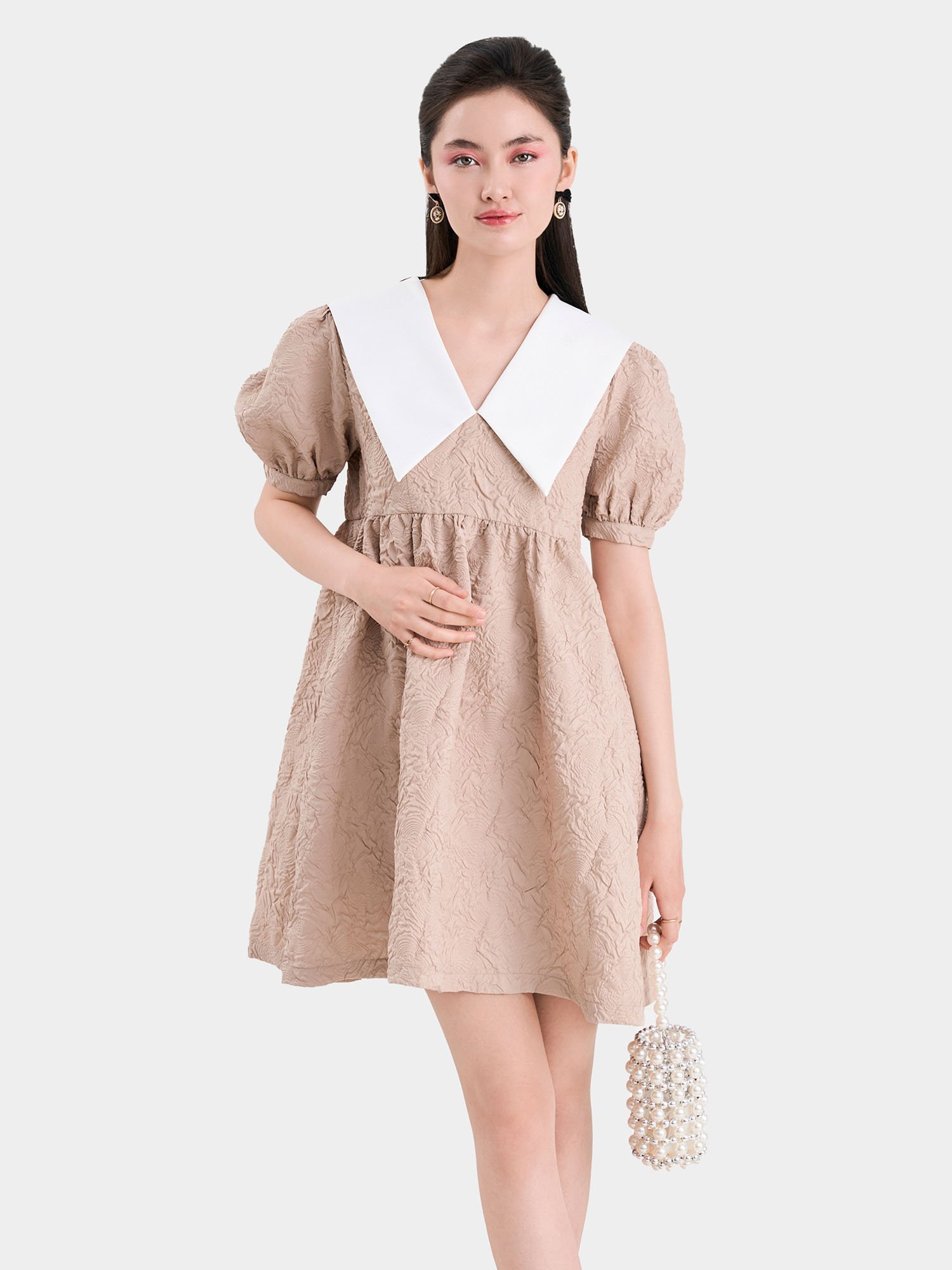 Đầm babydoll tay phồng phối lá cổ