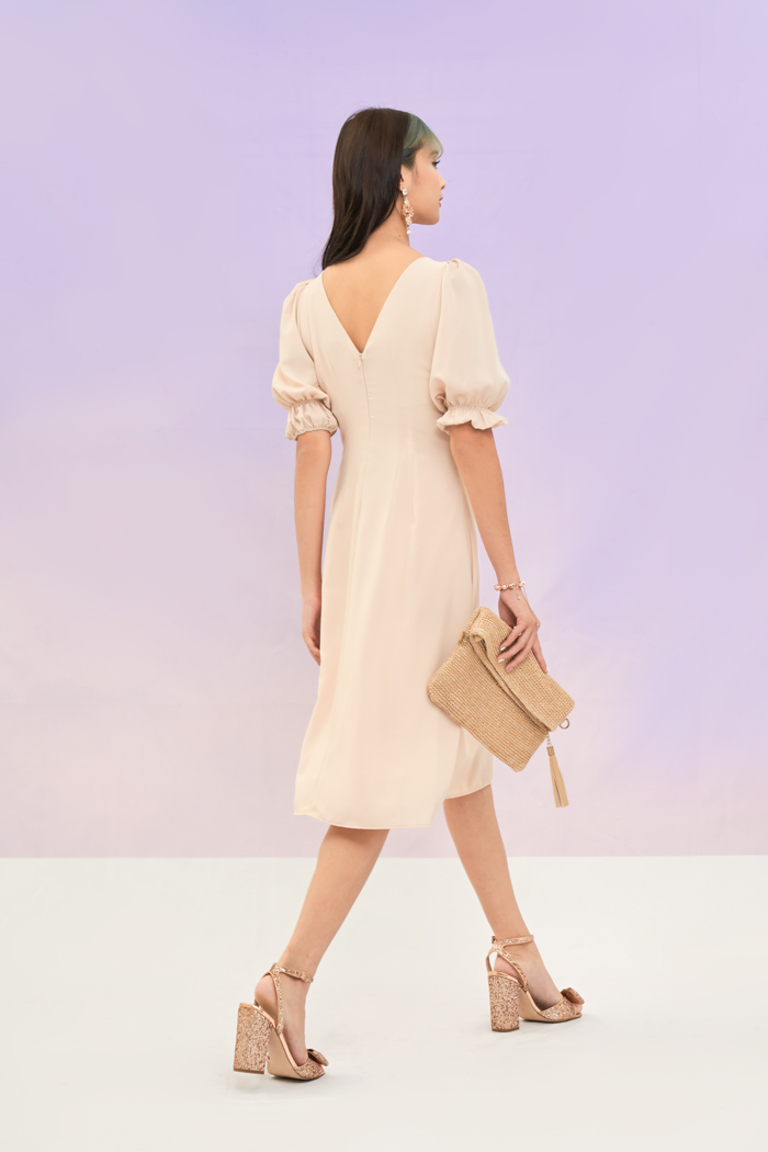 Đầm midi xoắn ngực nhấn tay