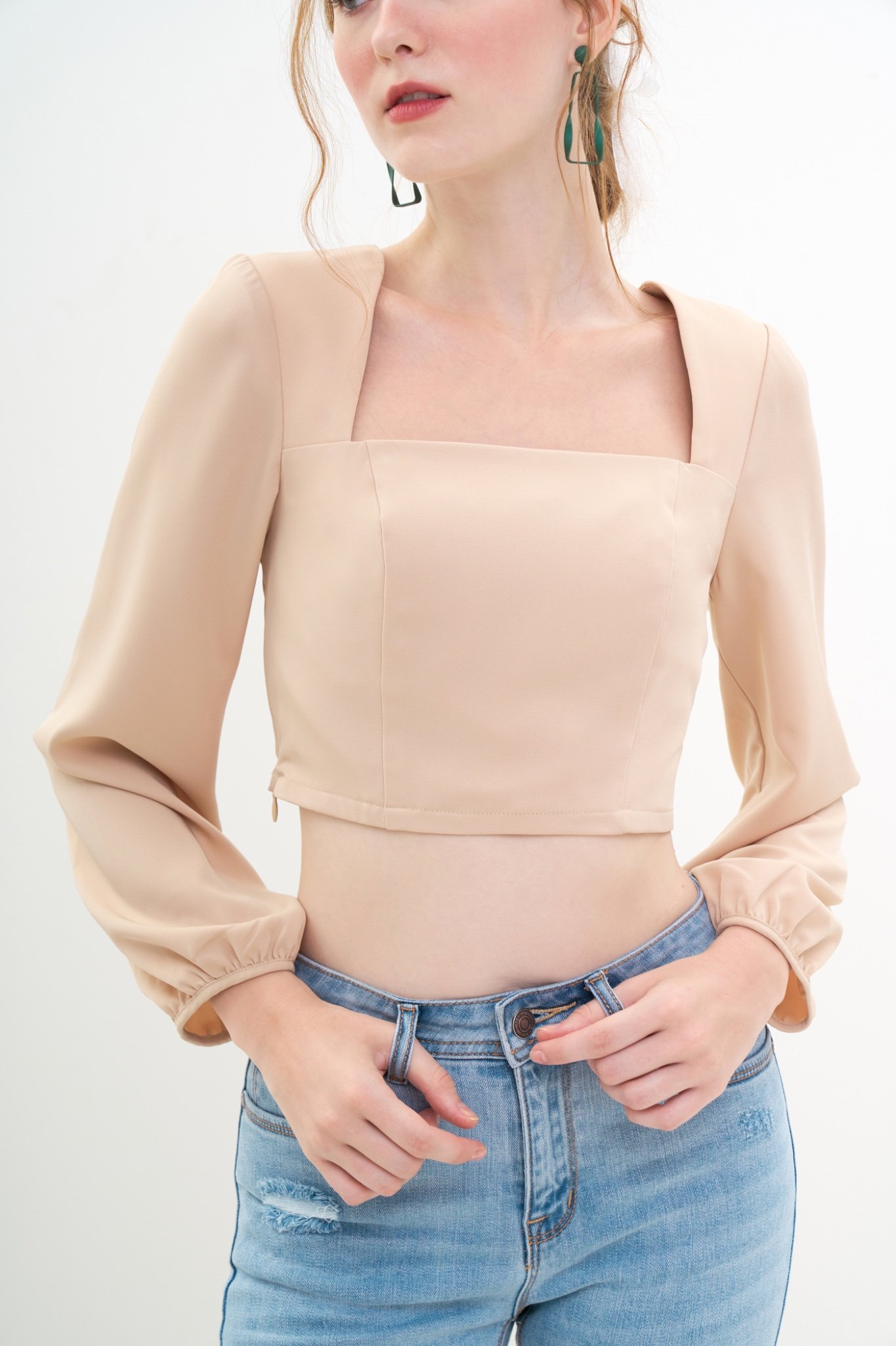 Áo croptop cổ vuông smocking lưng