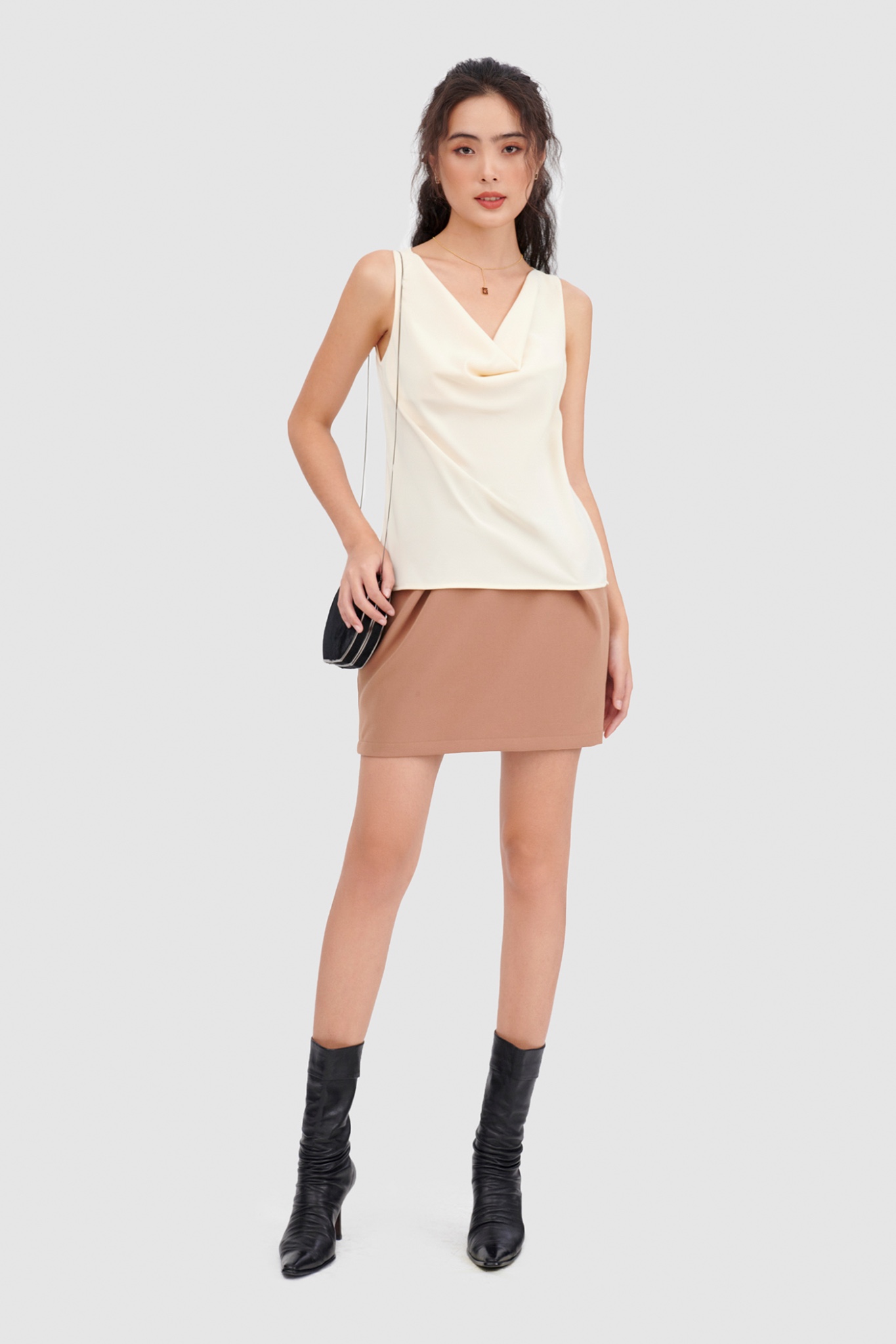 Áo basic cổ đổ sát nách