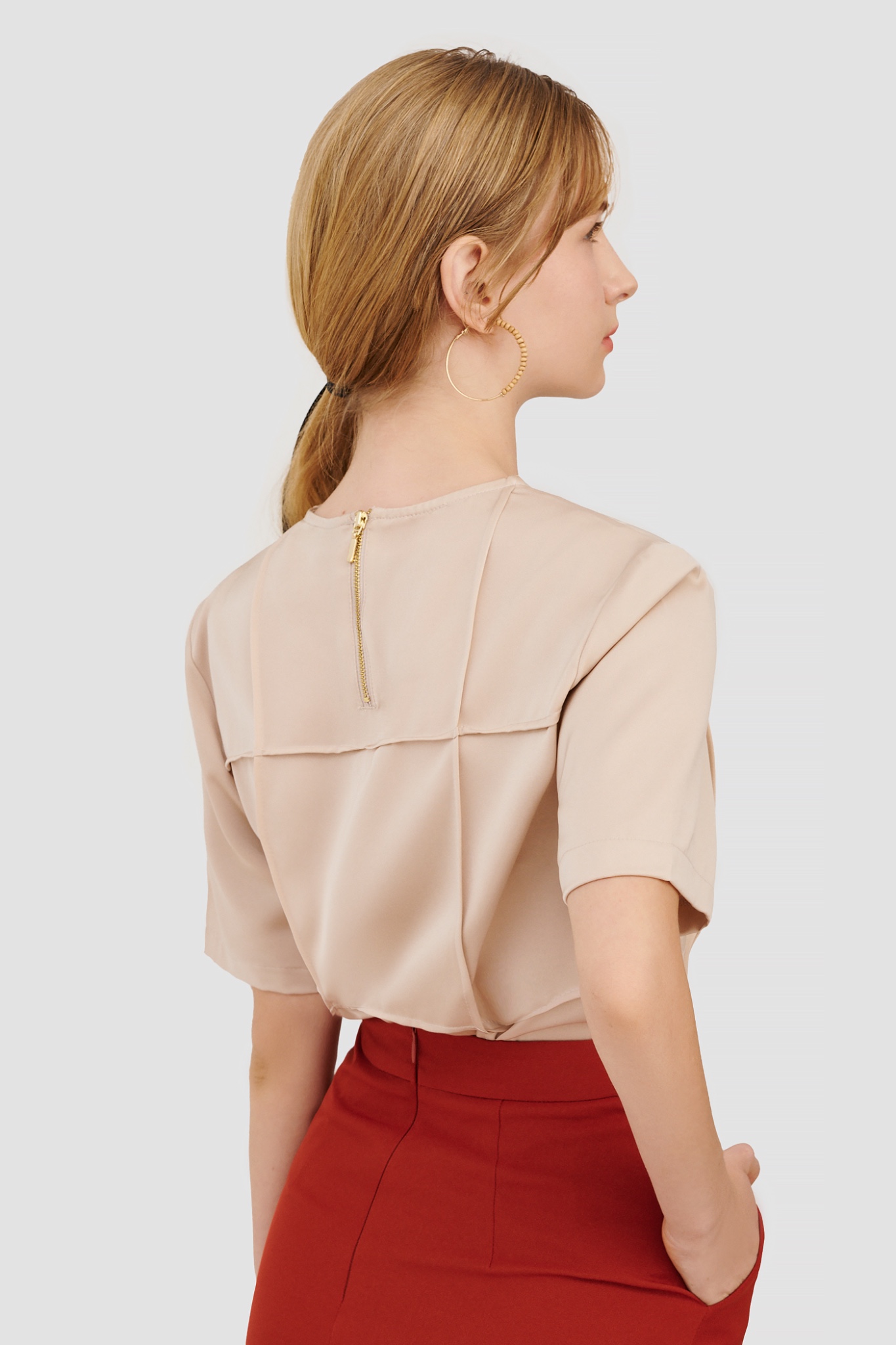 Áo blouse dây kéo sắt