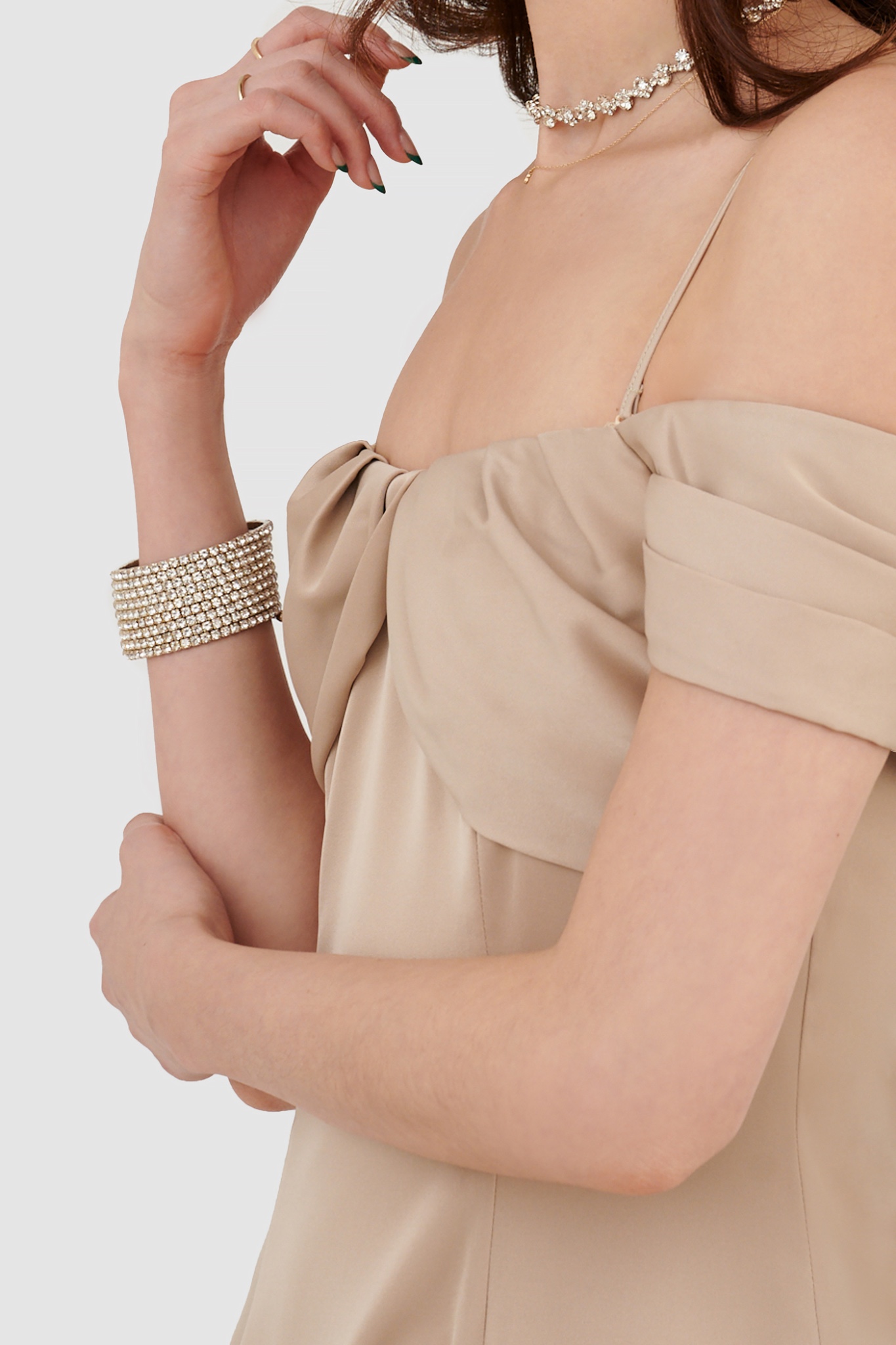 Đầm midi đắp ngực trễ vai