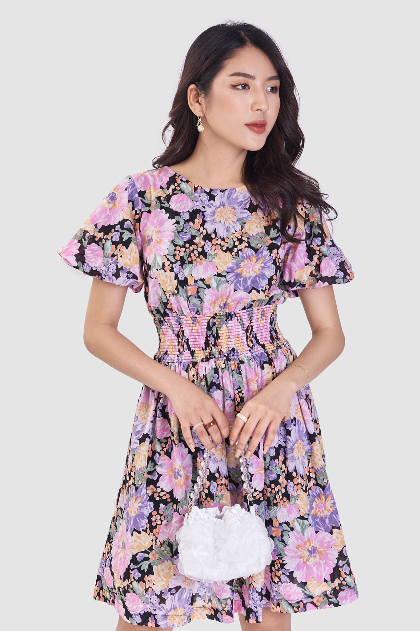 Đầm họa tiết hoa smocking eo thắt nơ lưng