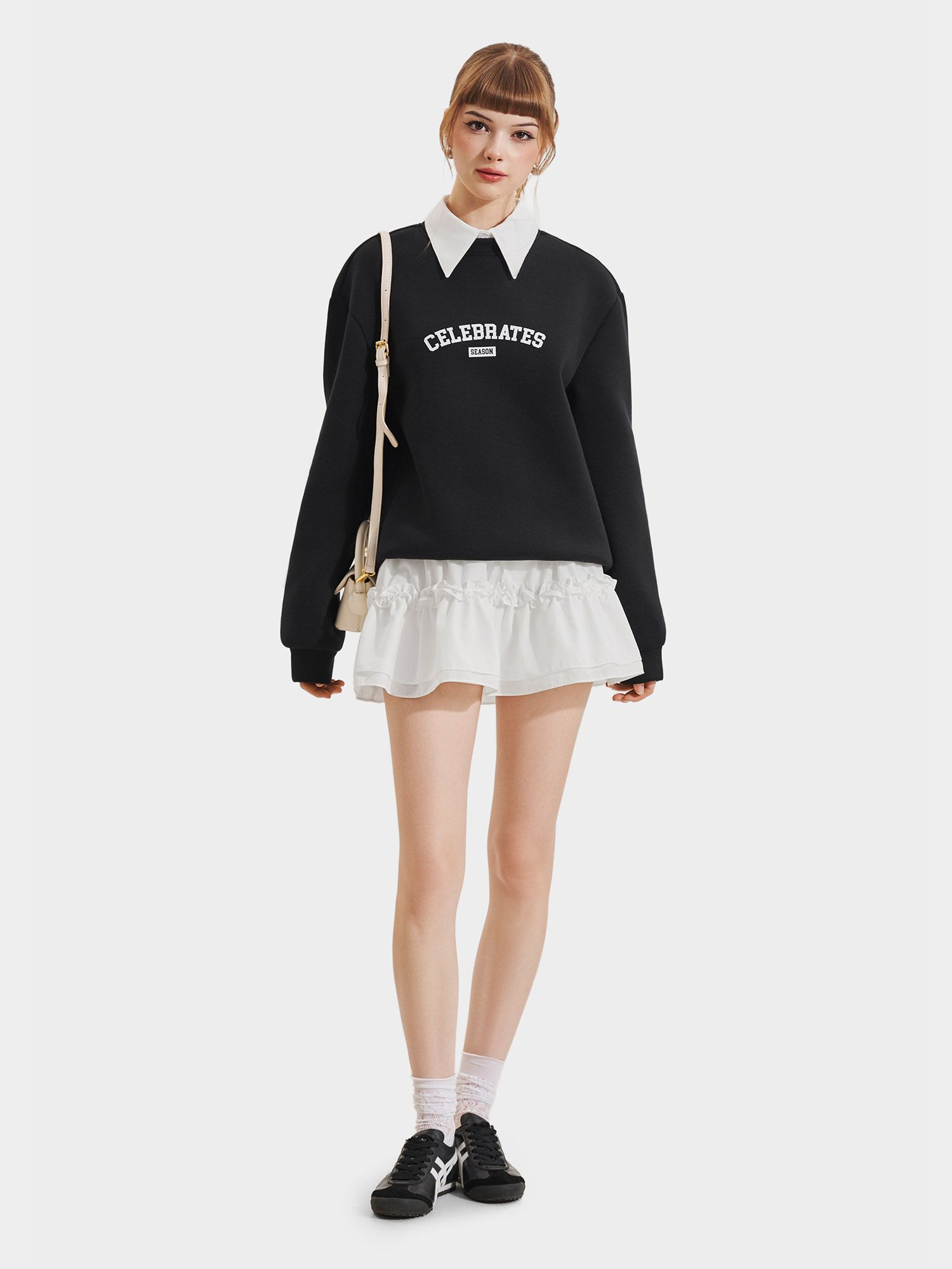  Áo sweater phối cổ sơ mi in chữ 