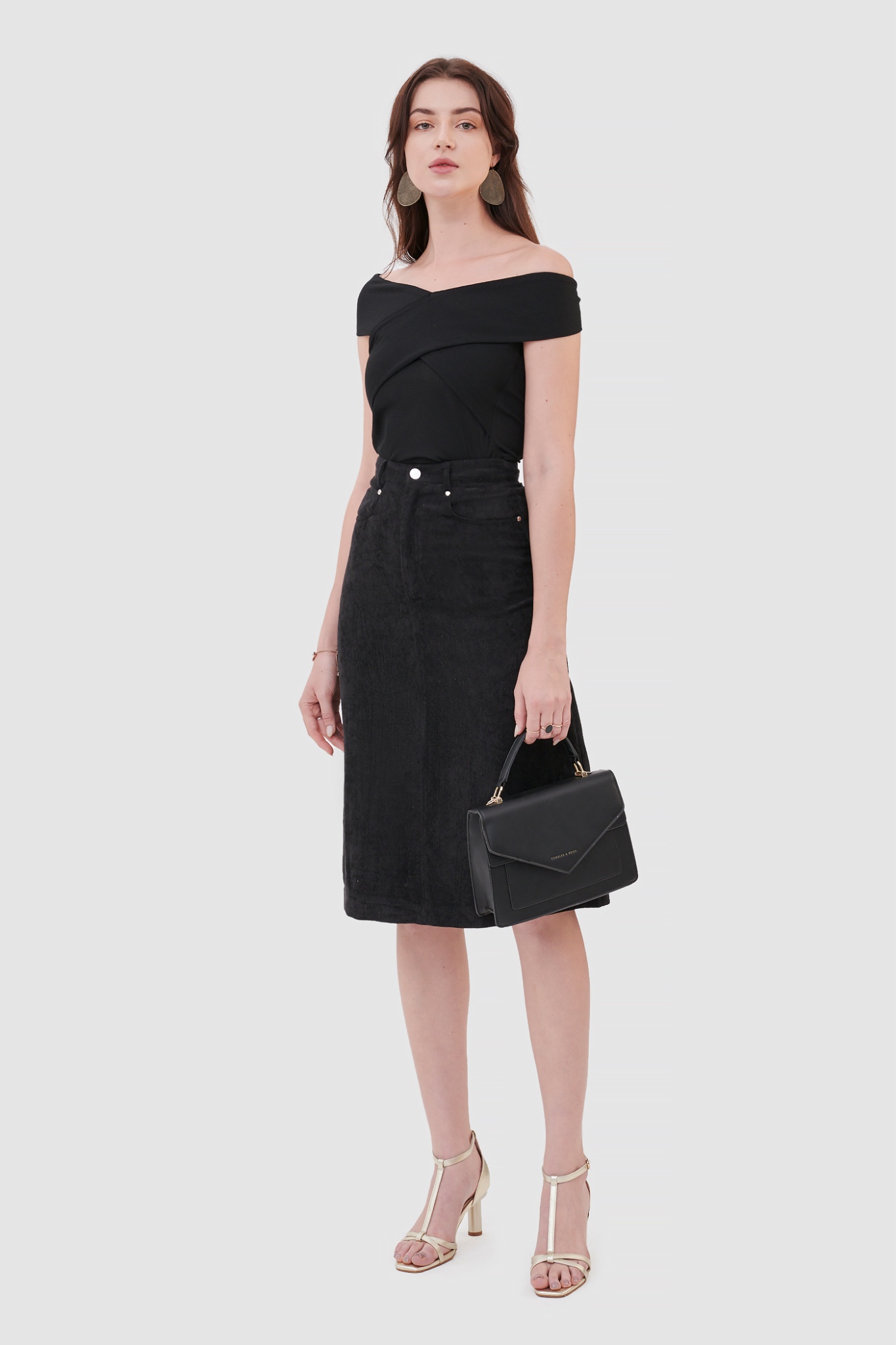 Áo thun knit trễ vai