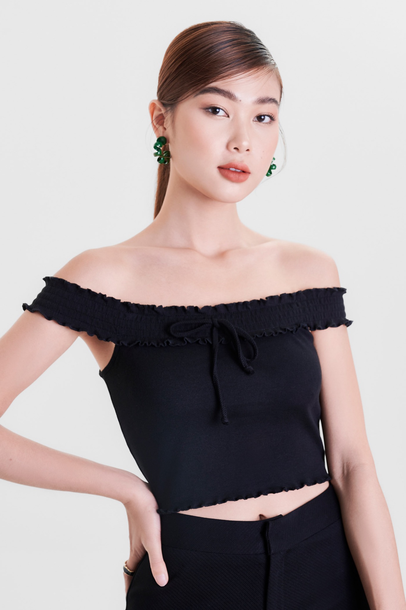 Áo thun crop top vai ngang nhún thun