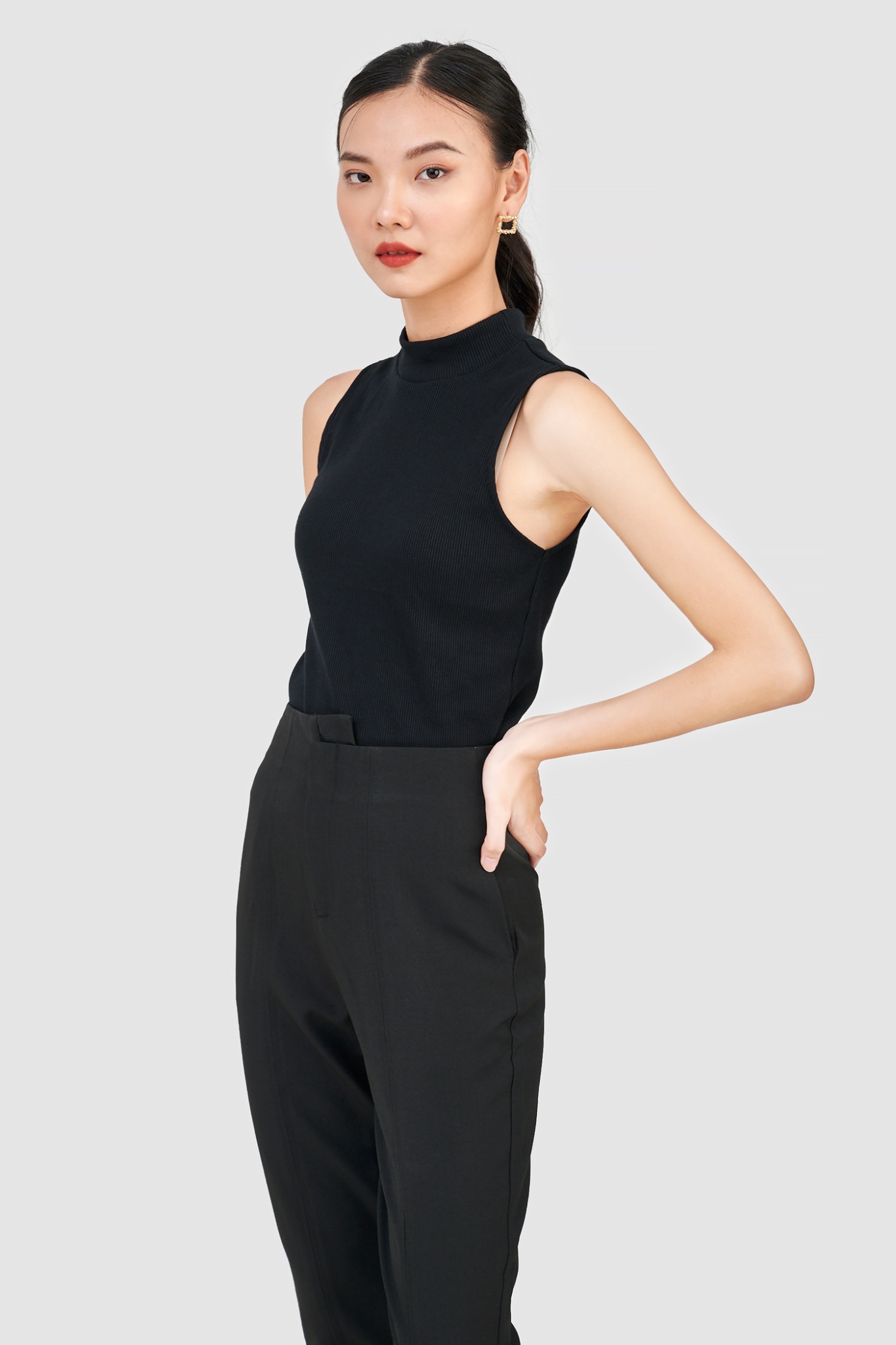 Quần tây form baggy xẻ lai