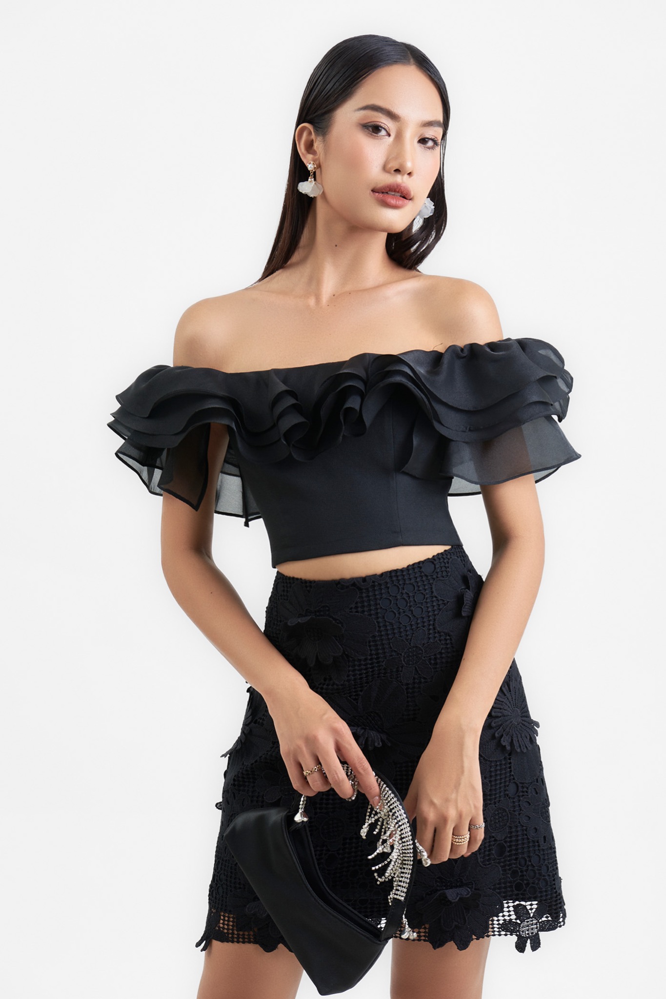 Áo croptop bẹt vai 3 tầng bèo