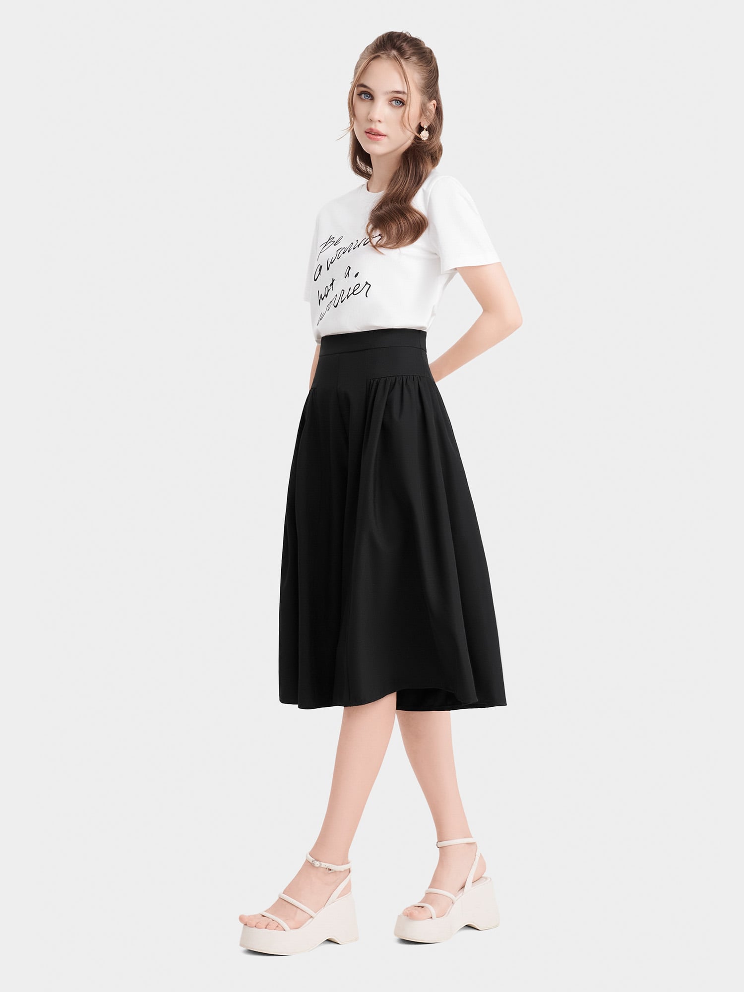 Quần culotte xếp li hông