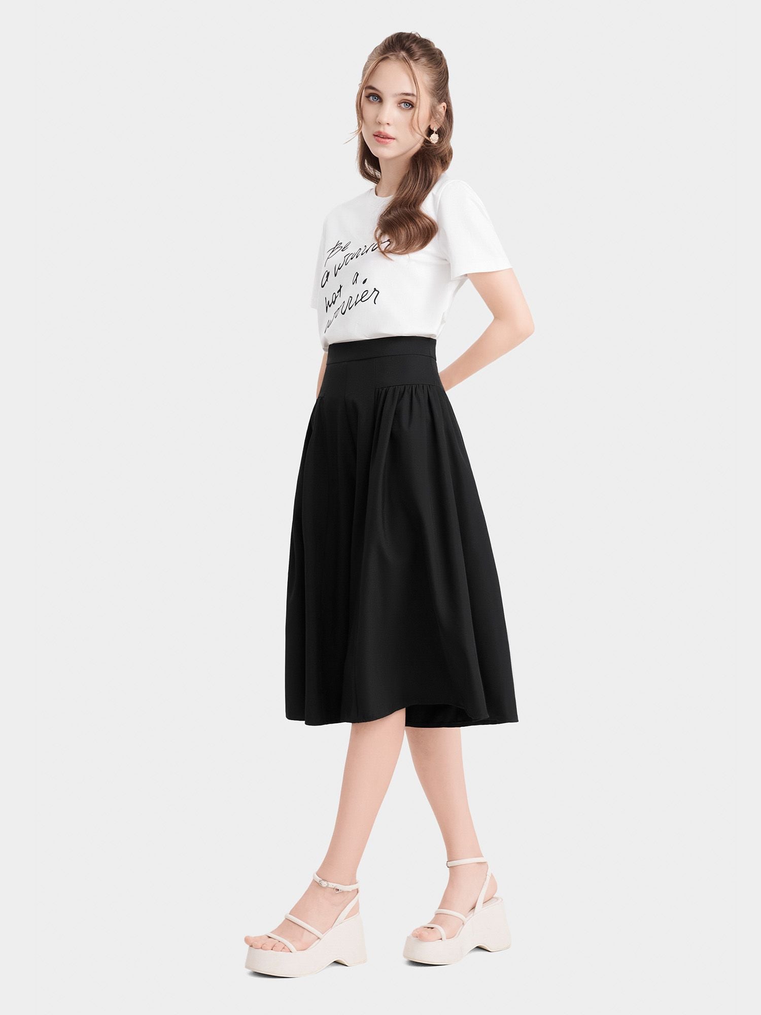  Quần culotte xếp li hông 