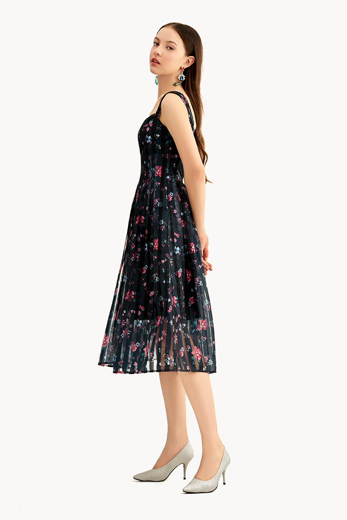 Đầm hoa văn sheer 2 dây