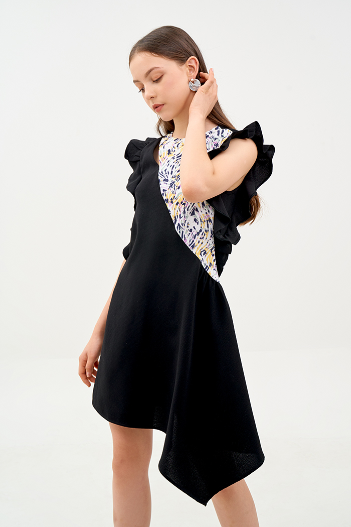 Đầm form suông bèo vai cutout cổ phối hoạ tiết