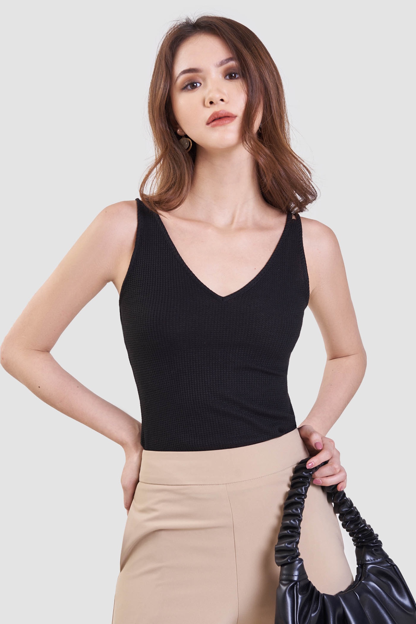 Áo thun knit tanktop cổ tim form ôm